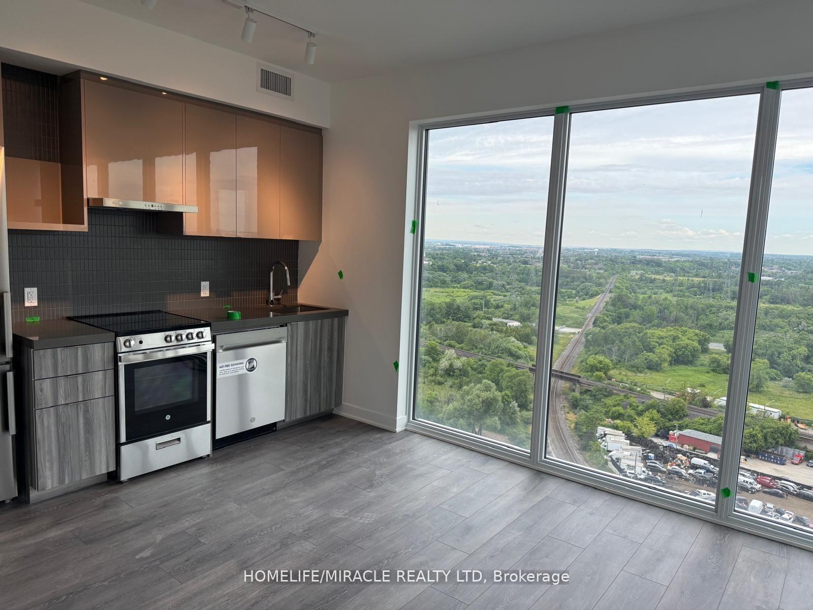 Photo 7 of Unit 2nd Brm, 6 Flavelle Trail, Vaughan, Steeles West Industrial — HOMEH