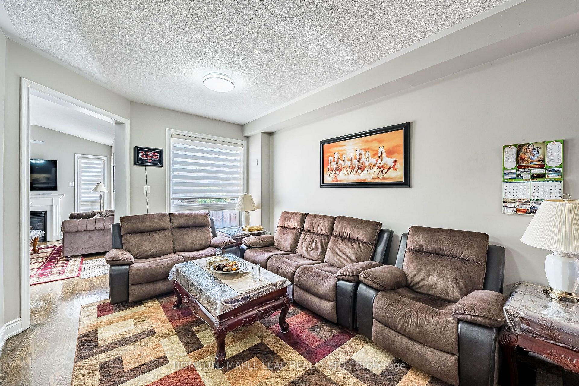Photo 11 of 29 Gower Crescent, Brampton, Sandringham-Wellington — HOMEH