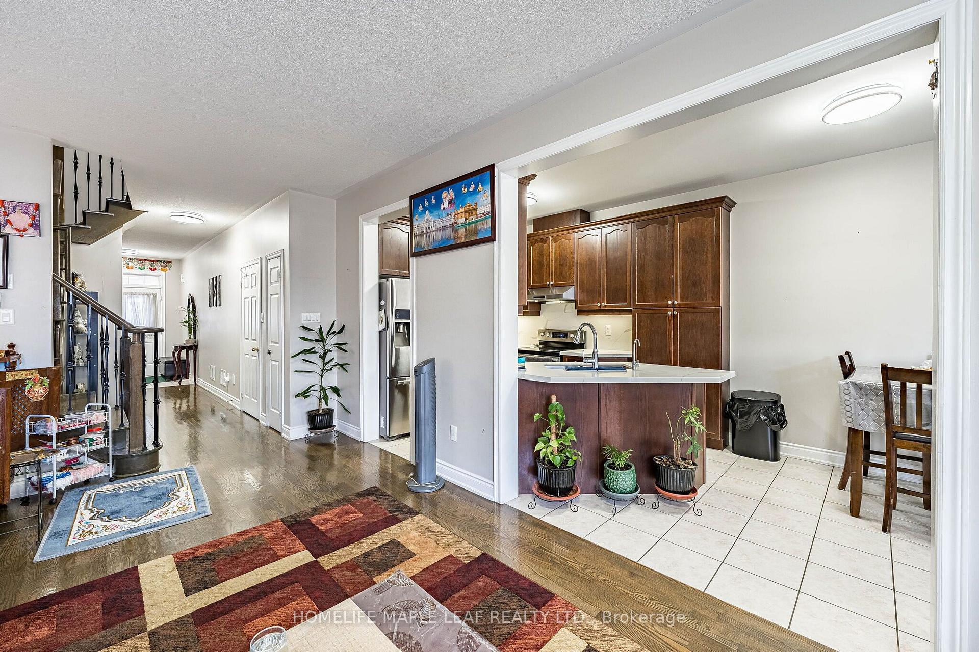 Photo 12 of 29 Gower Crescent, Brampton, Sandringham-Wellington — HOMEH