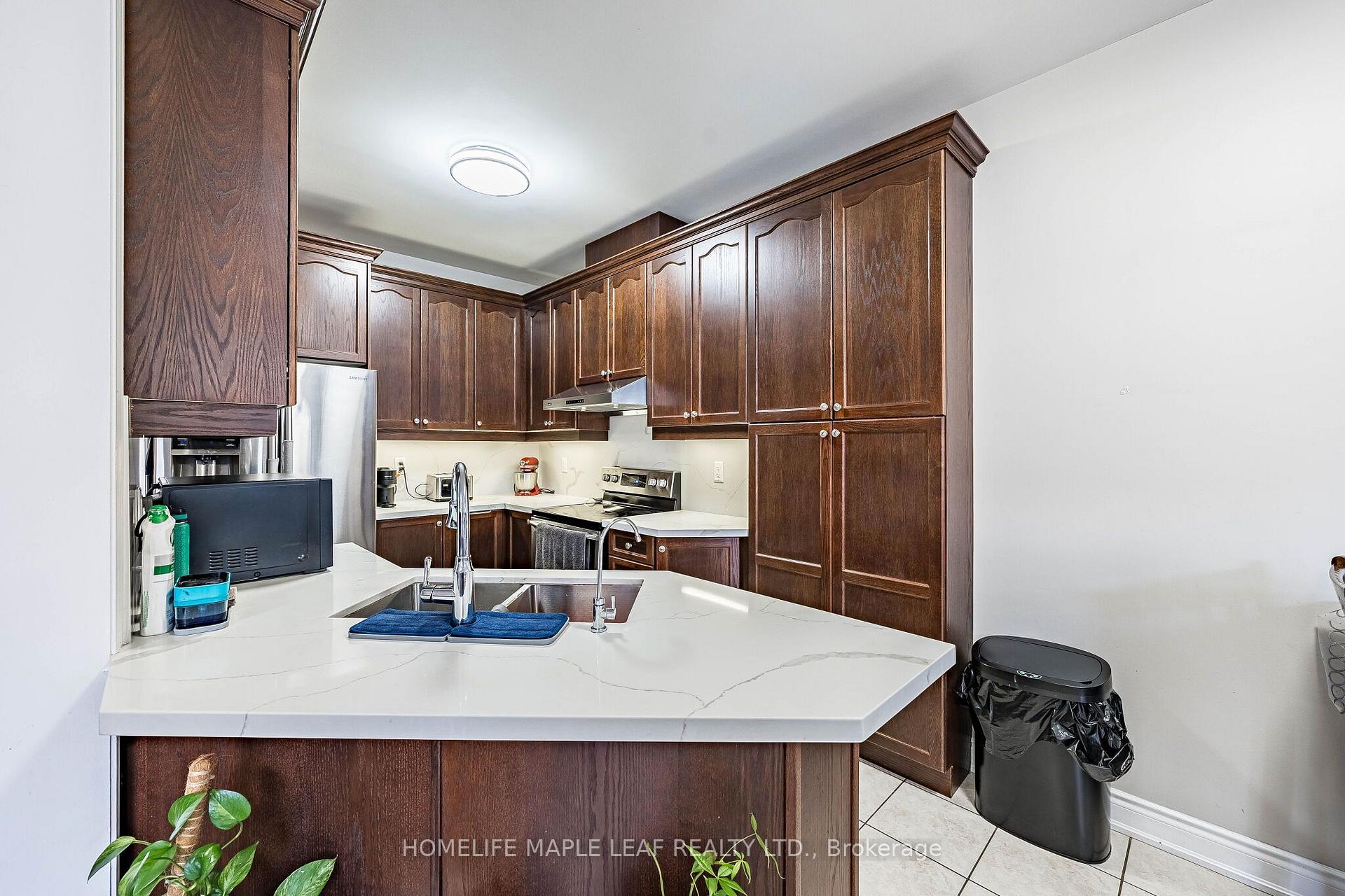 Photo 13 of 29 Gower Crescent, Brampton, Sandringham-Wellington — HOMEH