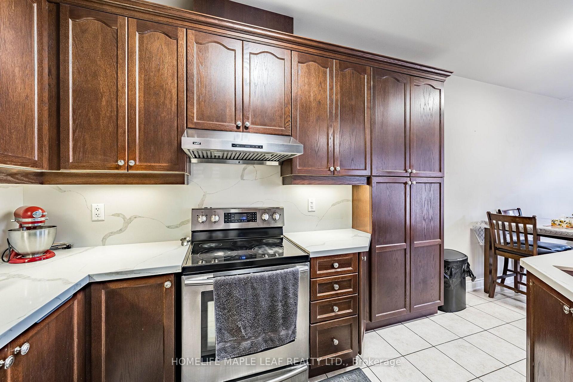 Photo 14 of 29 Gower Crescent, Brampton, Sandringham-Wellington — HOMEH