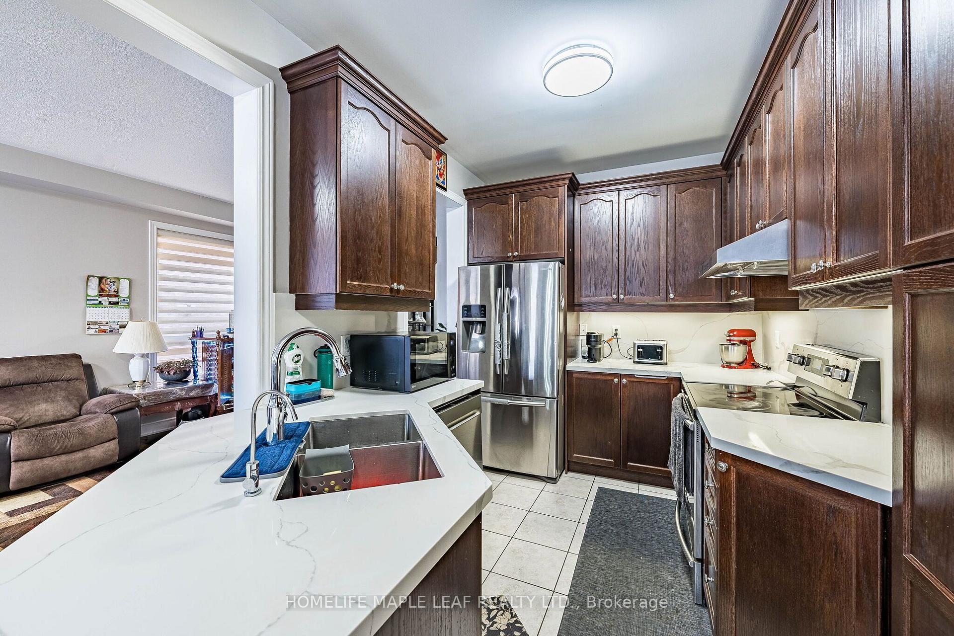 Photo 15 of 29 Gower Crescent, Brampton, Sandringham-Wellington — HOMEH