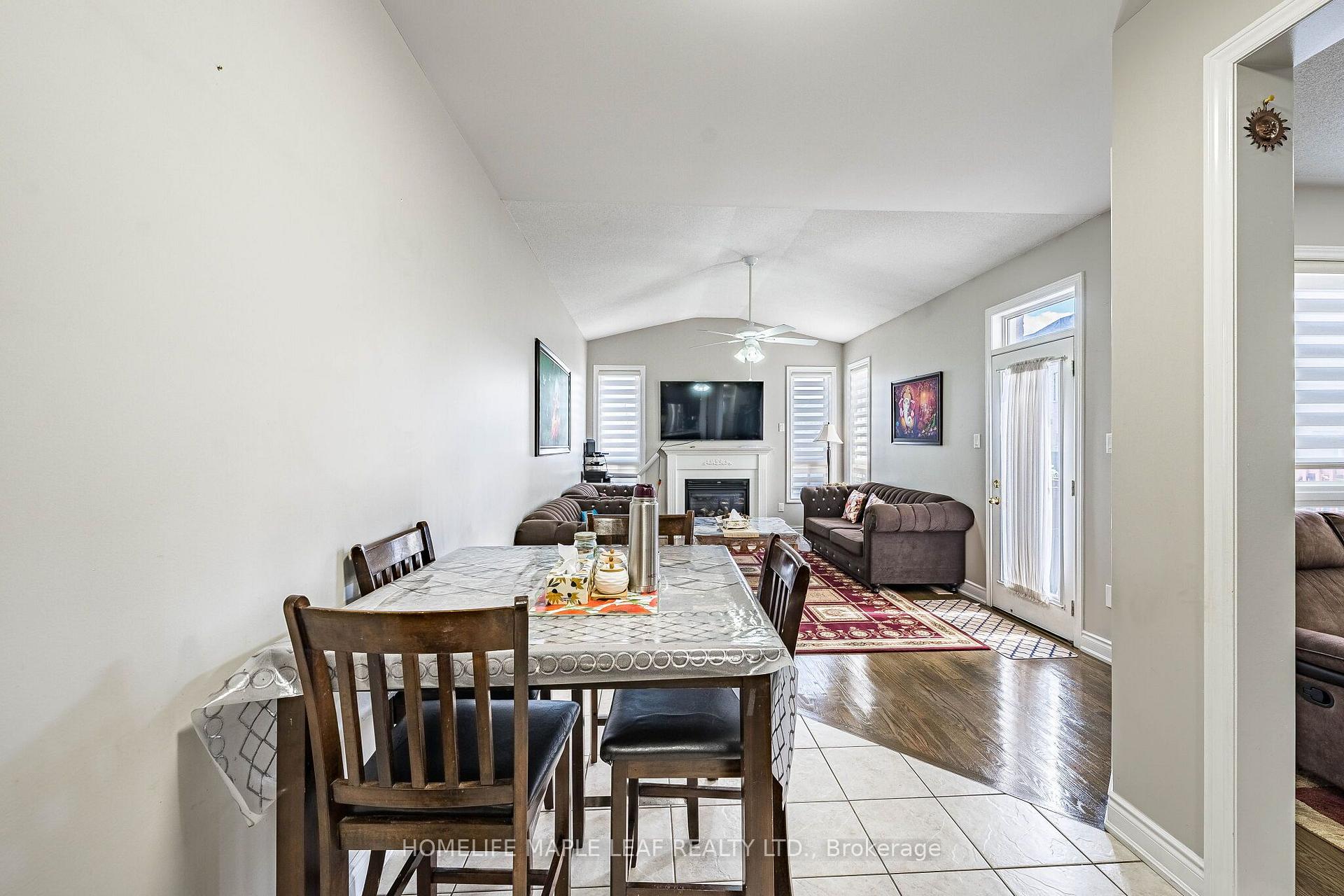 Photo 17 of 29 Gower Crescent, Brampton, Sandringham-Wellington — HOMEH