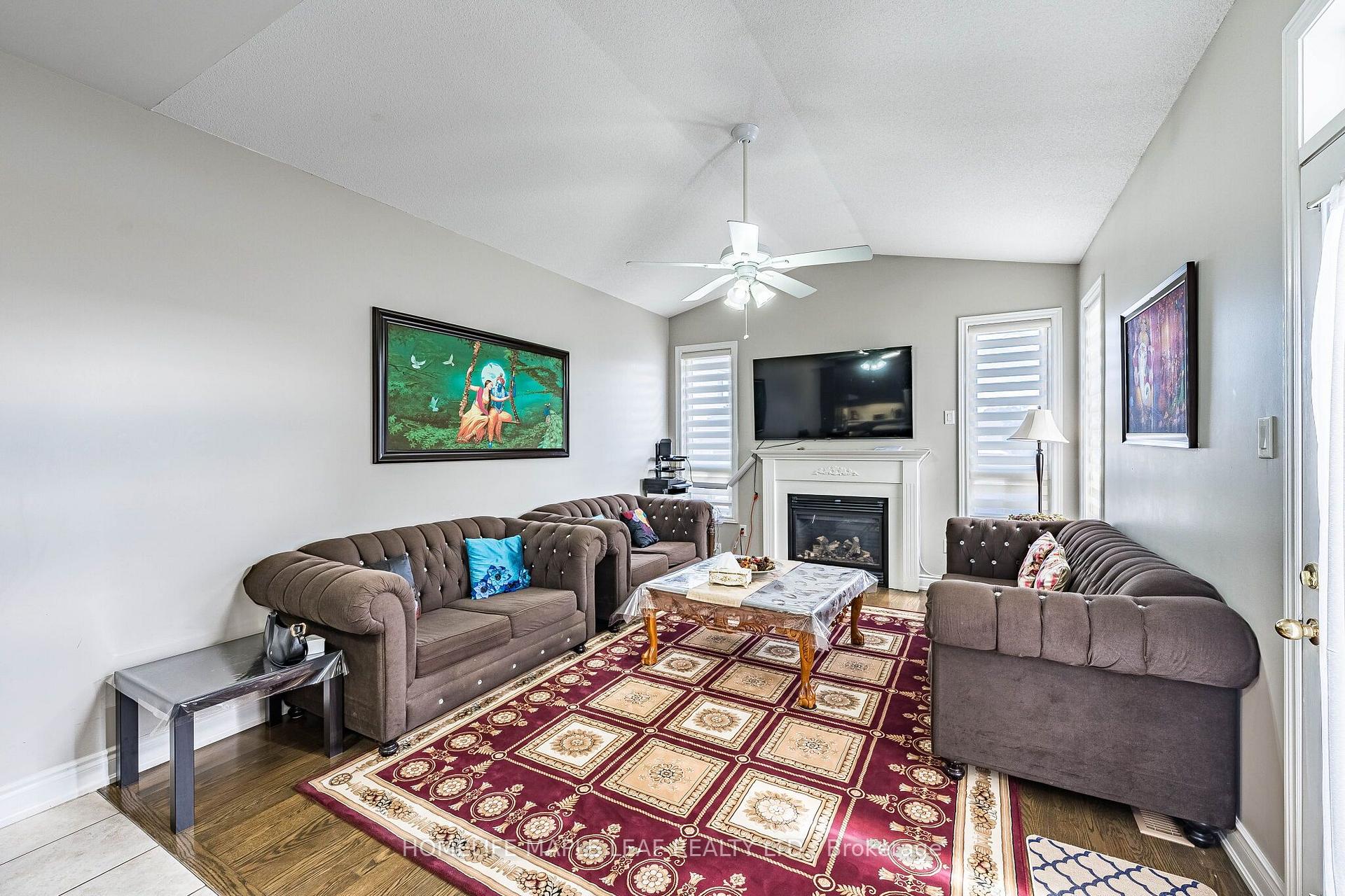 Photo 18 of 29 Gower Crescent, Brampton, Sandringham-Wellington — HOMEH