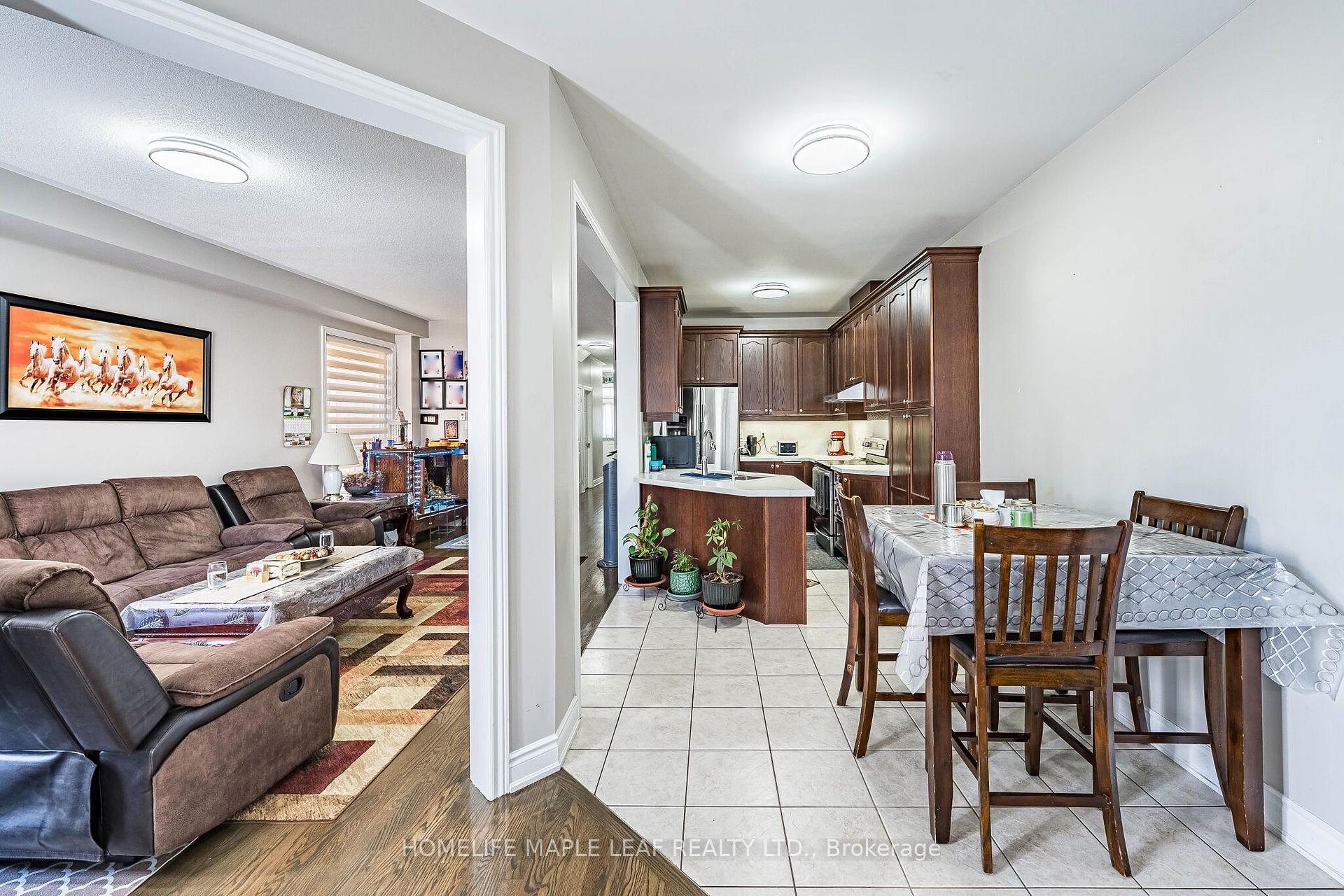 Photo 20 of 29 Gower Crescent, Brampton, Sandringham-Wellington — HOMEH
