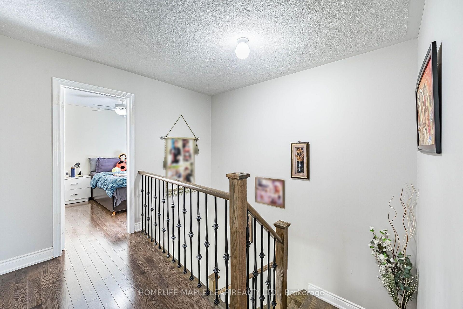 Photo 23 of 29 Gower Crescent, Brampton, Sandringham-Wellington — HOMEH