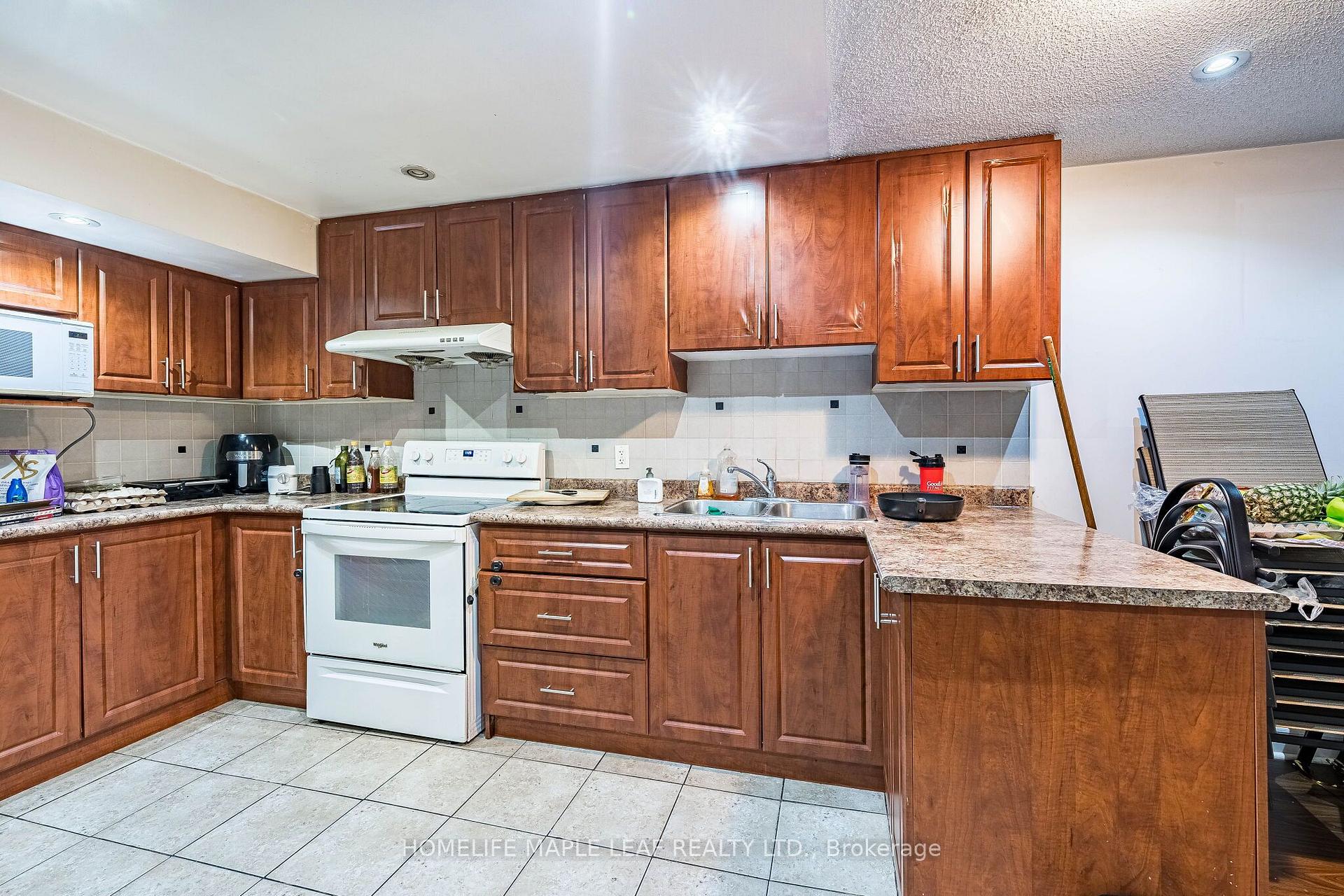 Photo 39 of 29 Gower Crescent, Brampton, Sandringham-Wellington — HOMEH