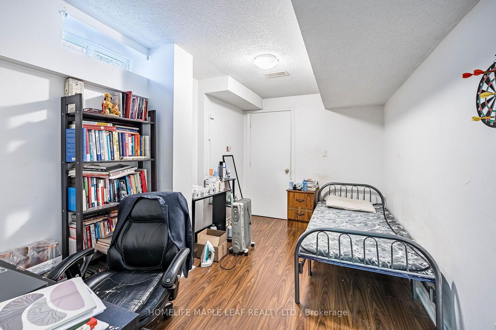 Photo 43 of 29 Gower Crescent, Brampton, Sandringham-Wellington — HOMEH