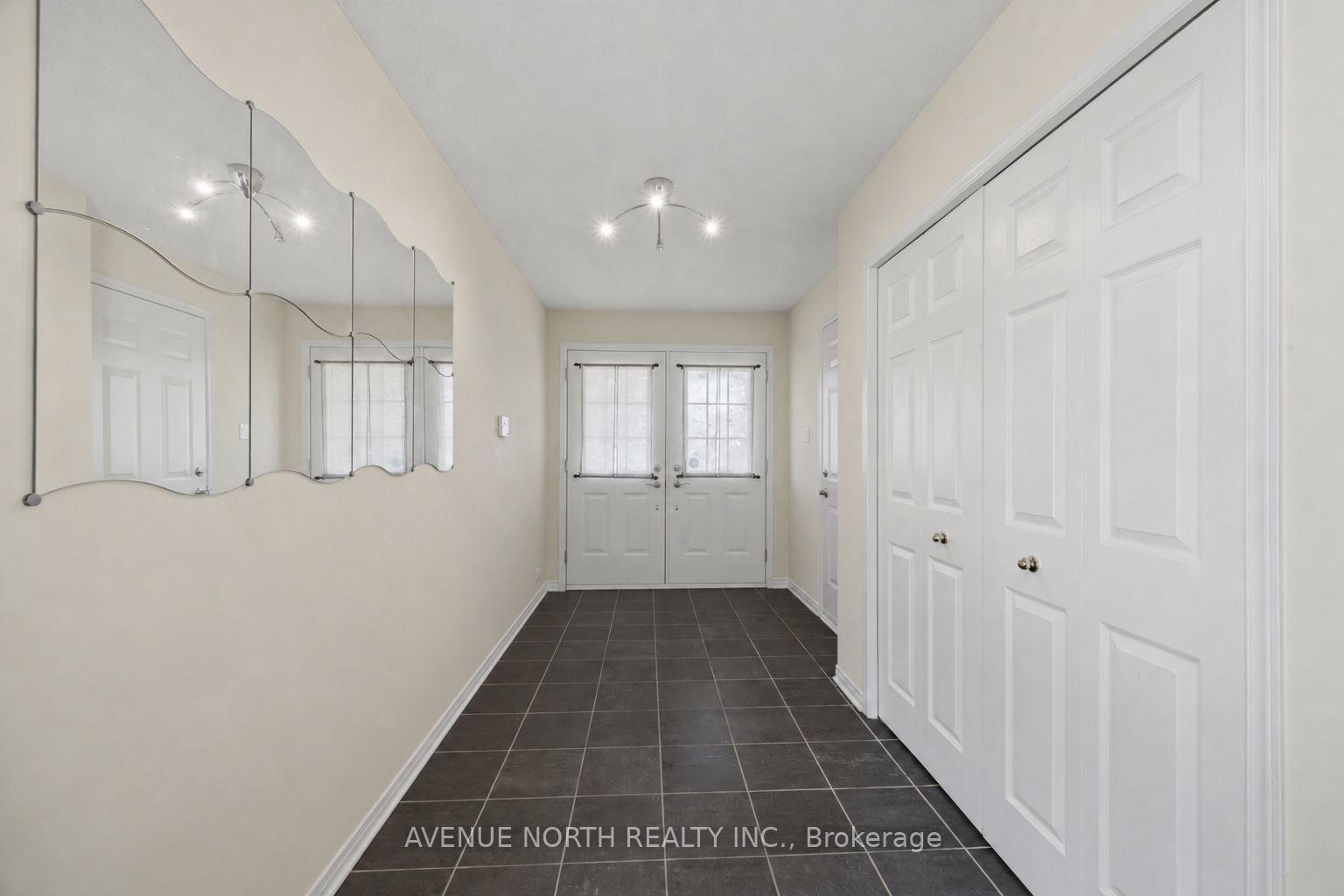 Photo 4 of 141 Gladeview Private, Ottawa, Upper Hunt Club — HOMEH