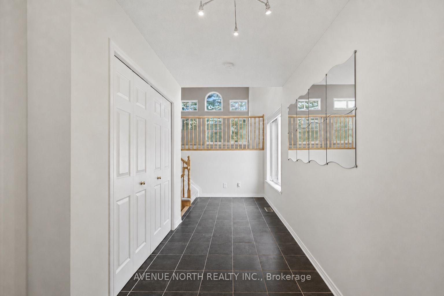 Photo 6 of 141 Gladeview Private, Ottawa, Upper Hunt Club — HOMEH