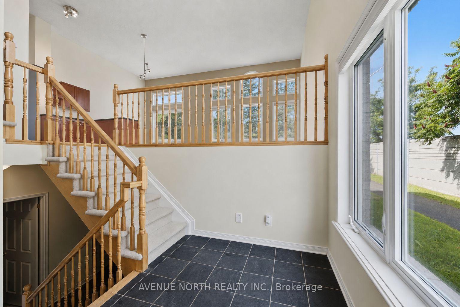 Photo 7 of 141 Gladeview Private, Ottawa, Upper Hunt Club — HOMEH