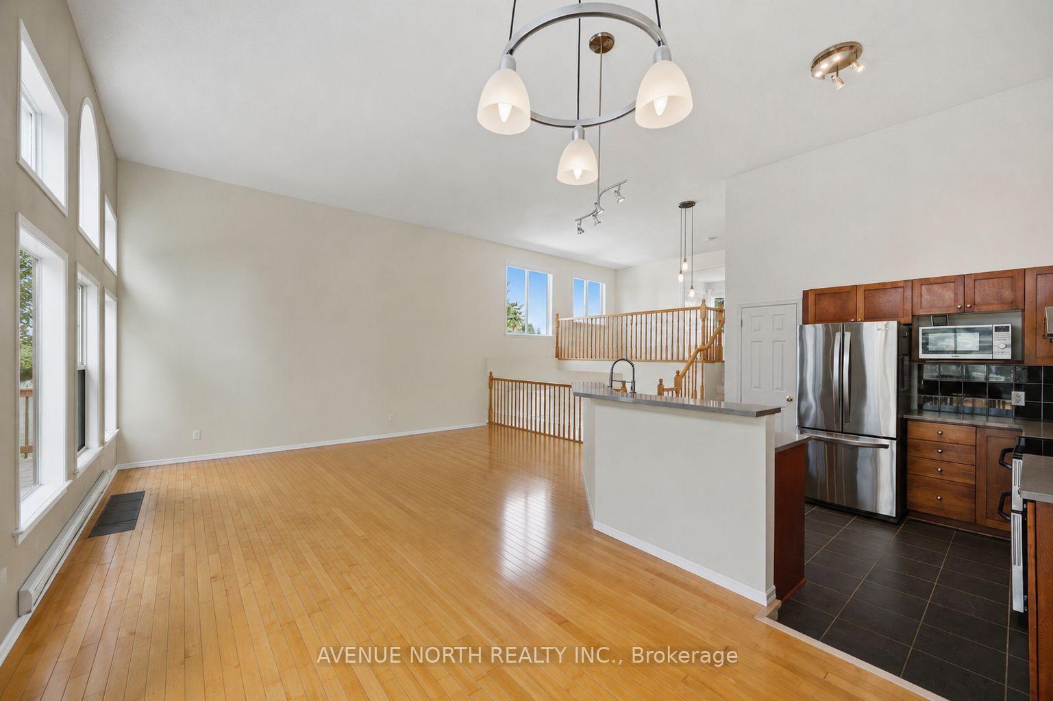 Photo 8 of 141 Gladeview Private, Ottawa, Upper Hunt Club — HOMEH