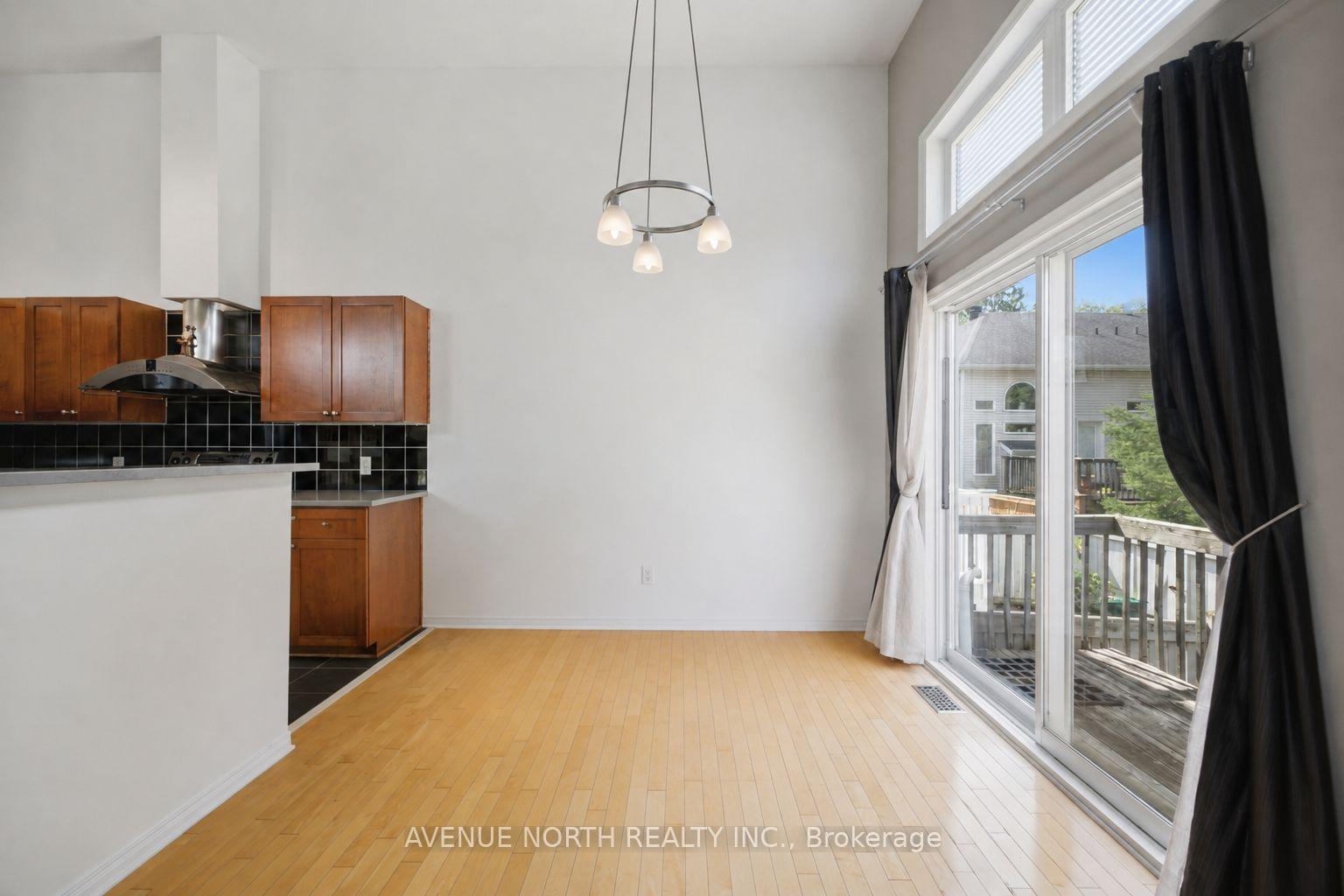 Photo 9 of 141 Gladeview Private, Ottawa, Upper Hunt Club — HOMEH