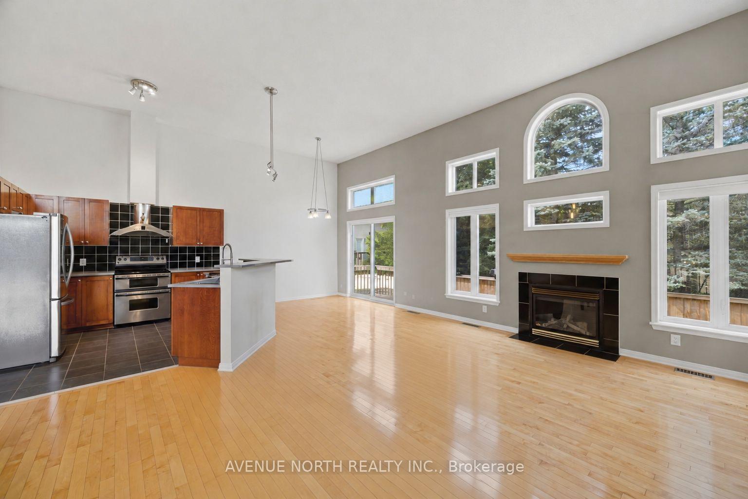 Photo 13 of 141 Gladeview Private, Ottawa, Upper Hunt Club — HOMEH