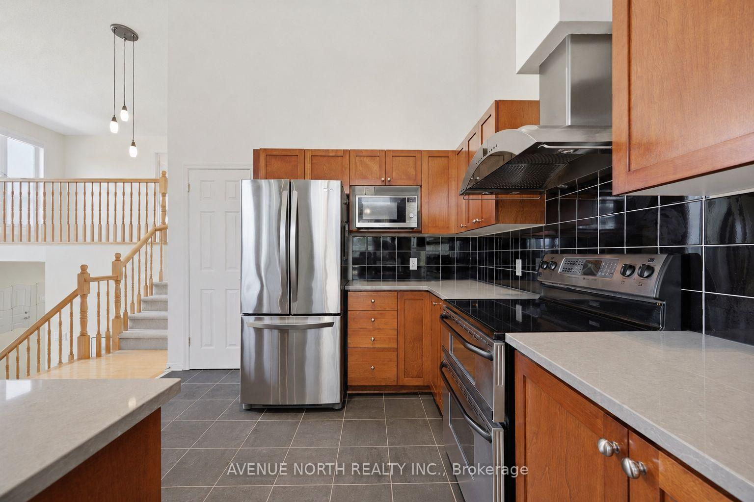 Photo 15 of 141 Gladeview Private, Ottawa, Upper Hunt Club — HOMEH