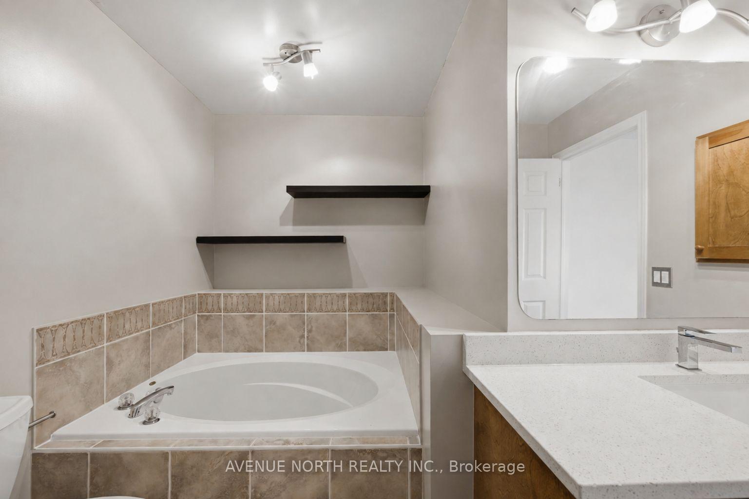 Photo 22 of 141 Gladeview Private, Ottawa, Upper Hunt Club — HOMEH