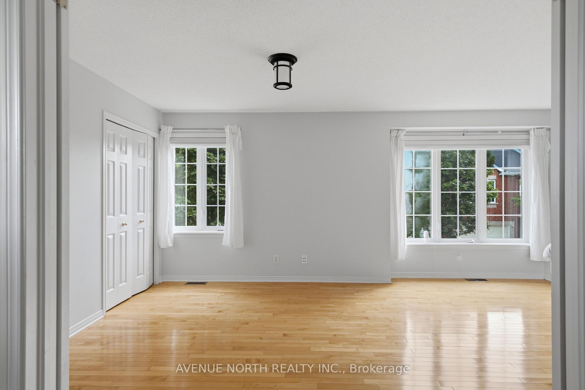 Photo 30 of 141 Gladeview Private, Ottawa, Upper Hunt Club — HOMEH