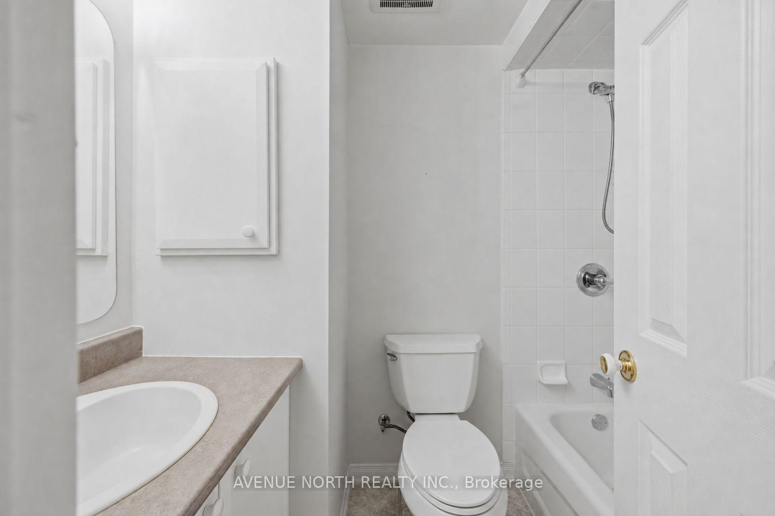 Photo 34 of 141 Gladeview Private, Ottawa, Upper Hunt Club — HOMEH