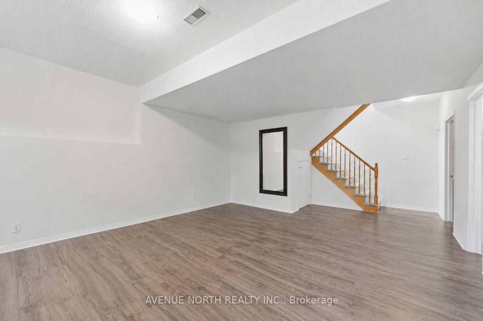 Photo 36 of 141 Gladeview Private, Ottawa, Upper Hunt Club — HOMEH
