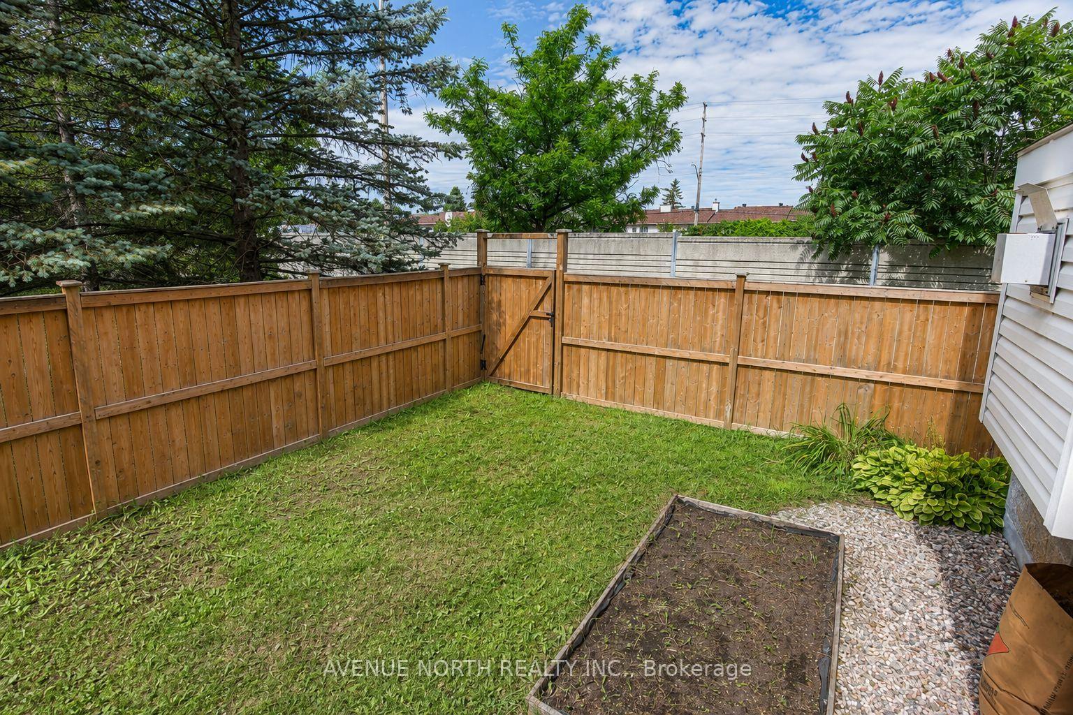 Photo 38 of 141 Gladeview Private, Ottawa, Upper Hunt Club — HOMEH