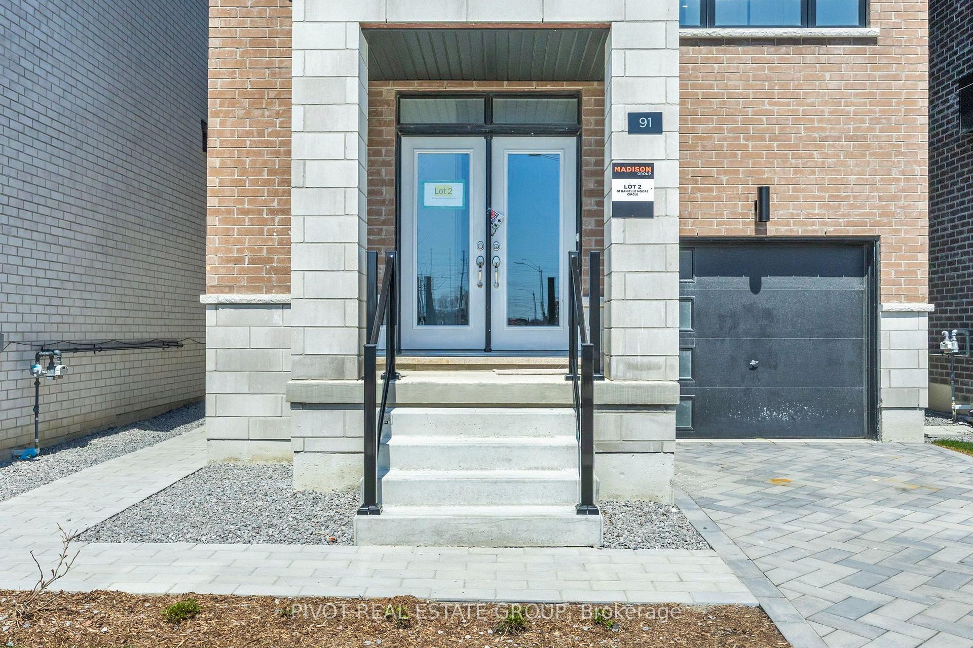 Photo 3 of 91 Danielle Moore Circle, Scarborough, Bendale — HOMEH