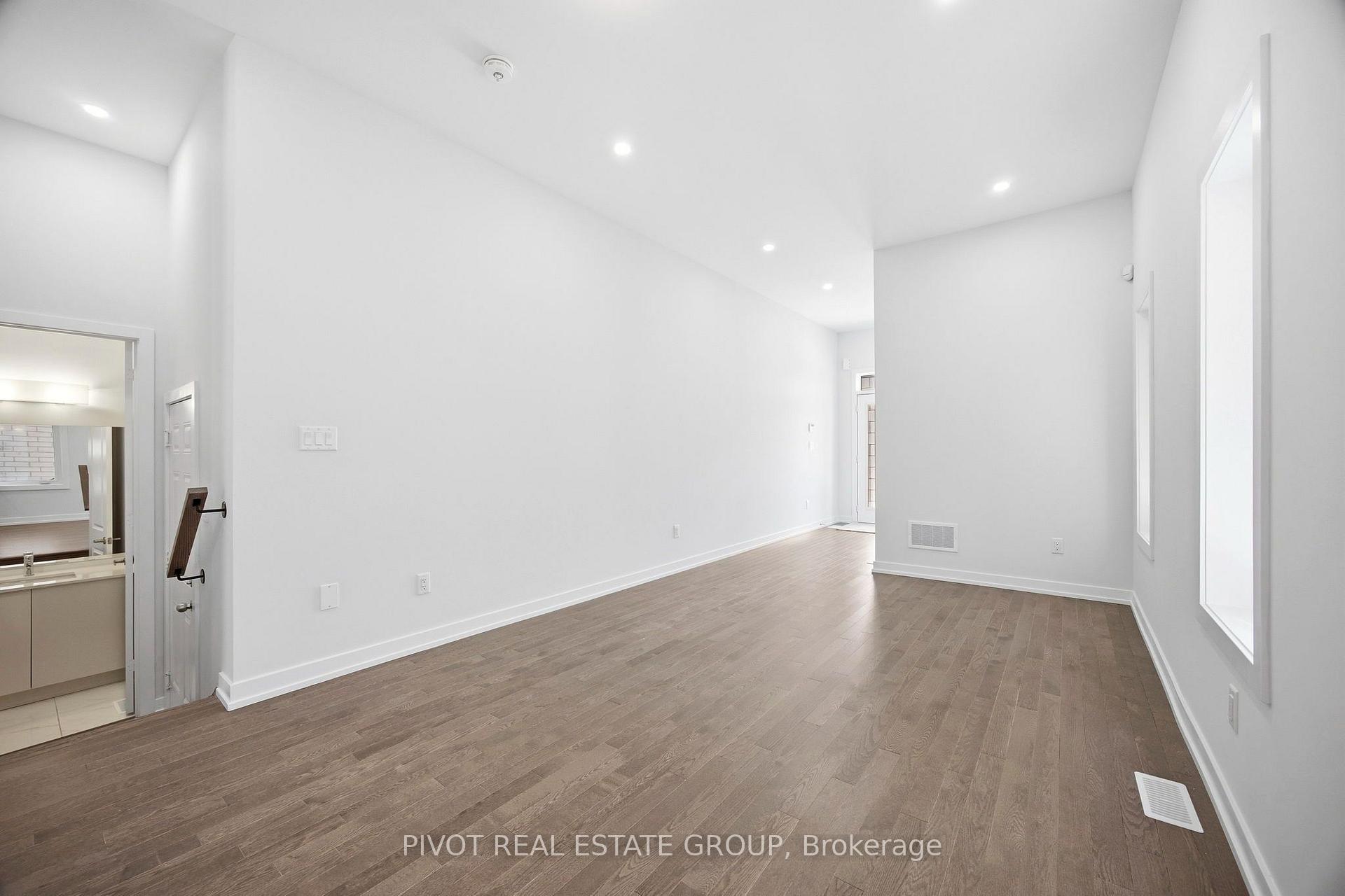 Photo 6 of 91 Danielle Moore Circle, Scarborough, Bendale — HOMEH
