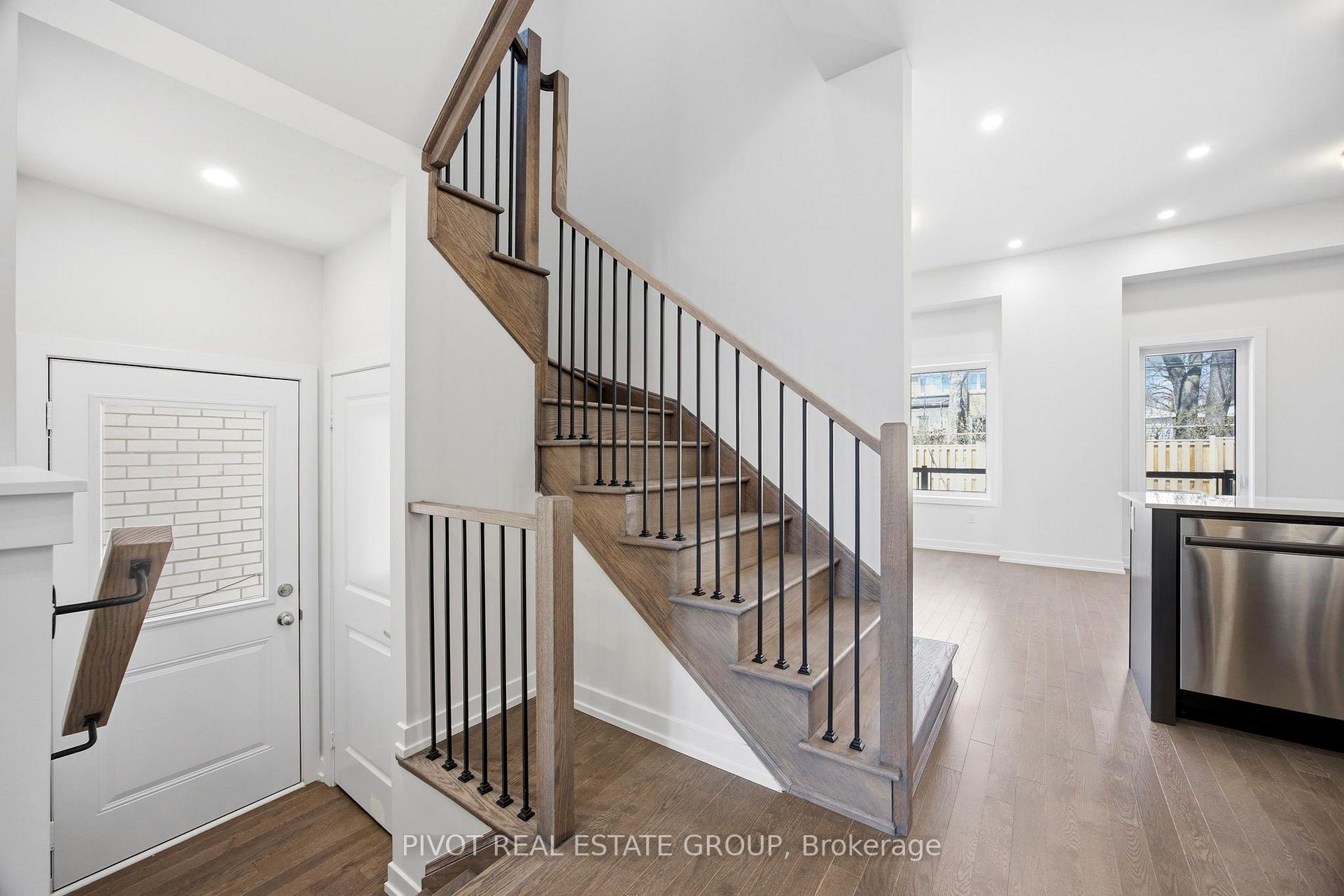 Photo 8 of 91 Danielle Moore Circle, Scarborough, Bendale — HOMEH