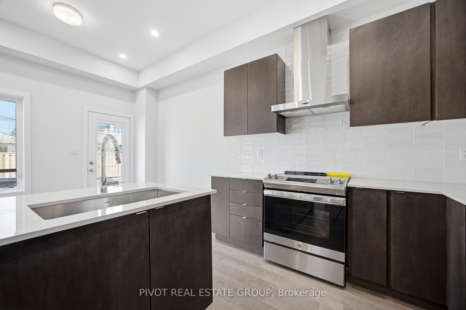 Photo 13 of 91 Danielle Moore Circle, Scarborough, Bendale — HOMEH