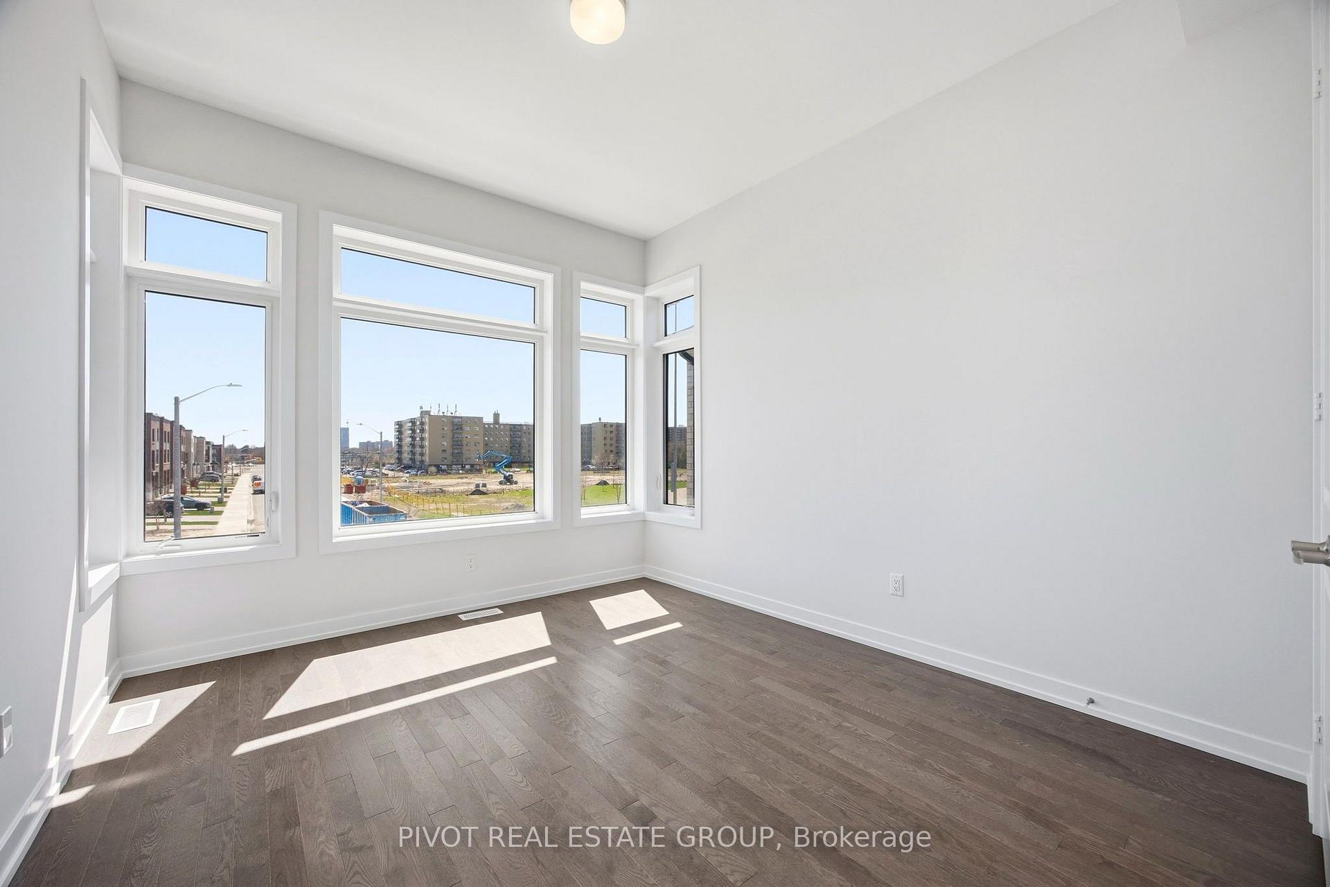 Photo 33 of 91 Danielle Moore Circle, Scarborough, Bendale — HOMEH