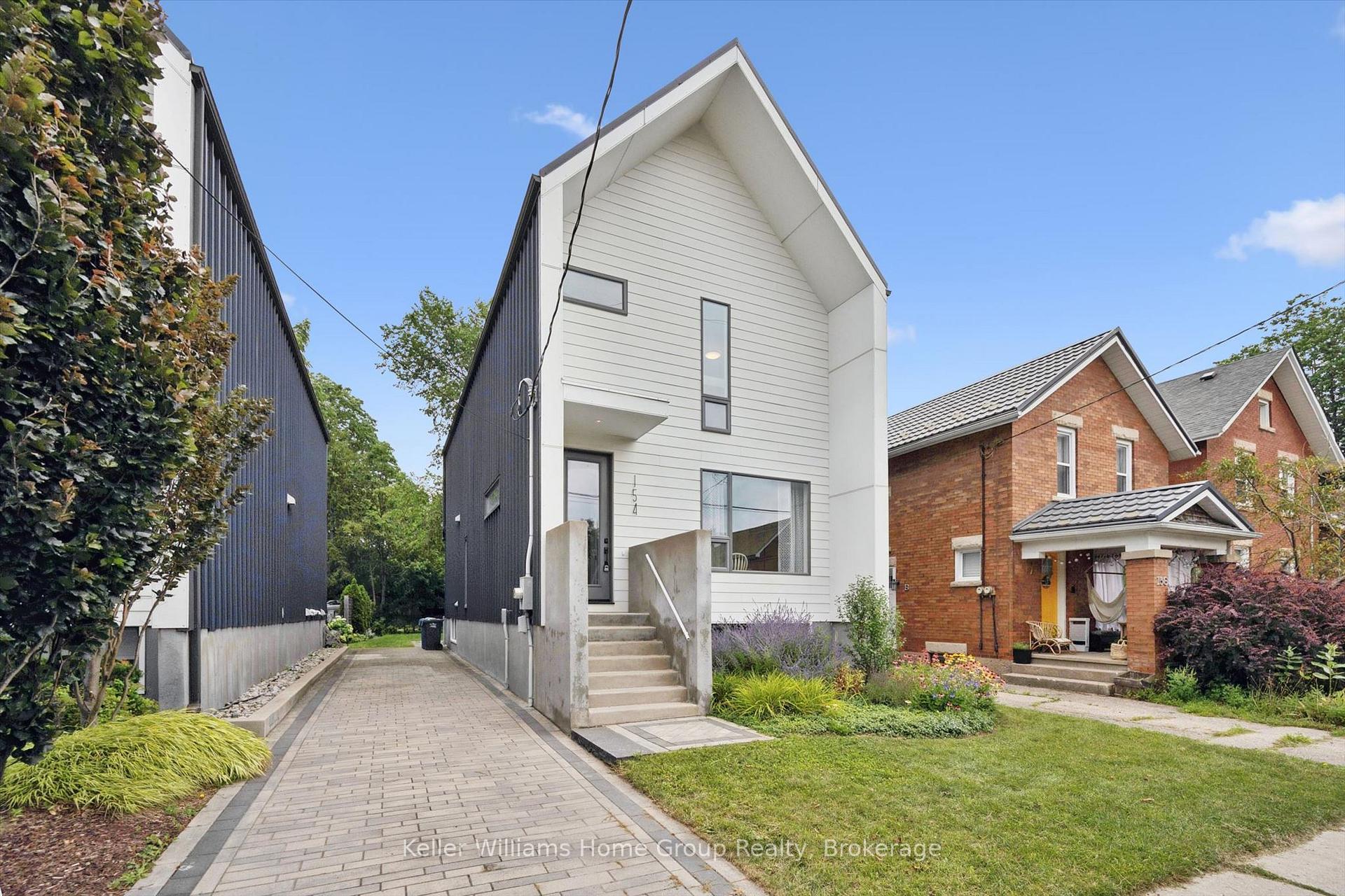 Photo 3 of 154 Ontario Street, Guelph, St. Patrick's Ward — HOMEH