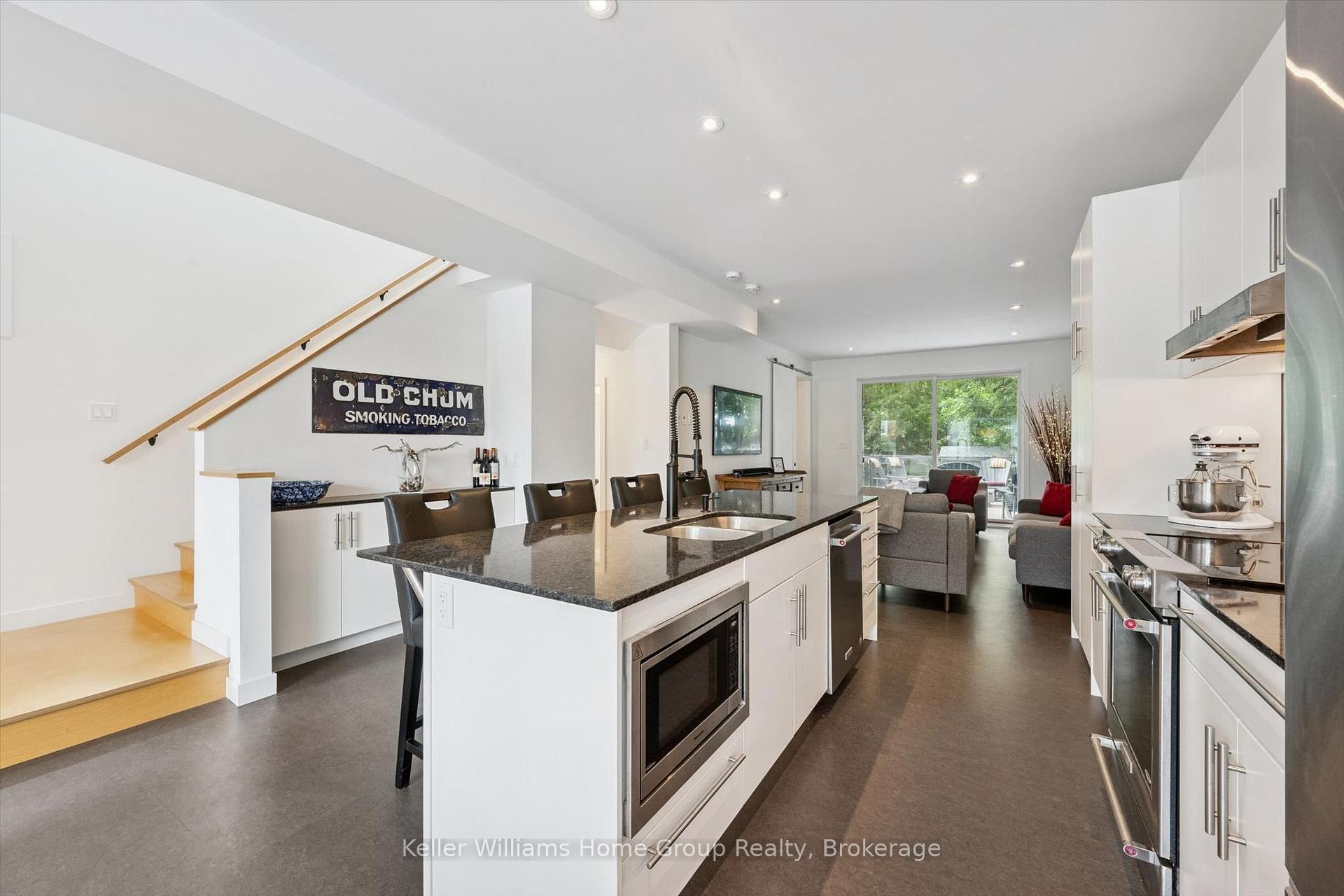 Photo 11 of 154 Ontario Street, Guelph, St. Patrick's Ward — HOMEH