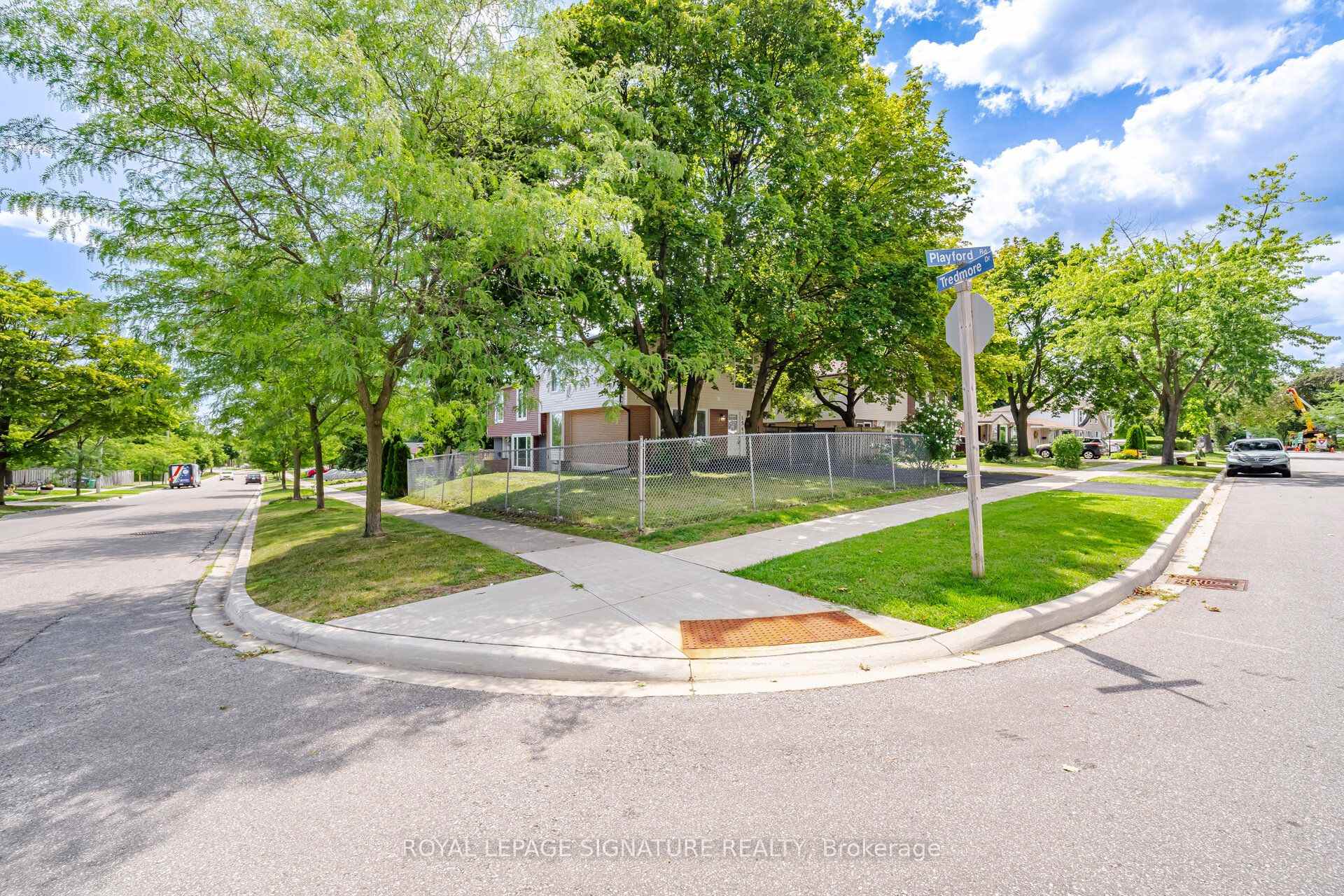 Photo 4 of 1345 Playford Road, Mississauga, Clarkson — HOMEH