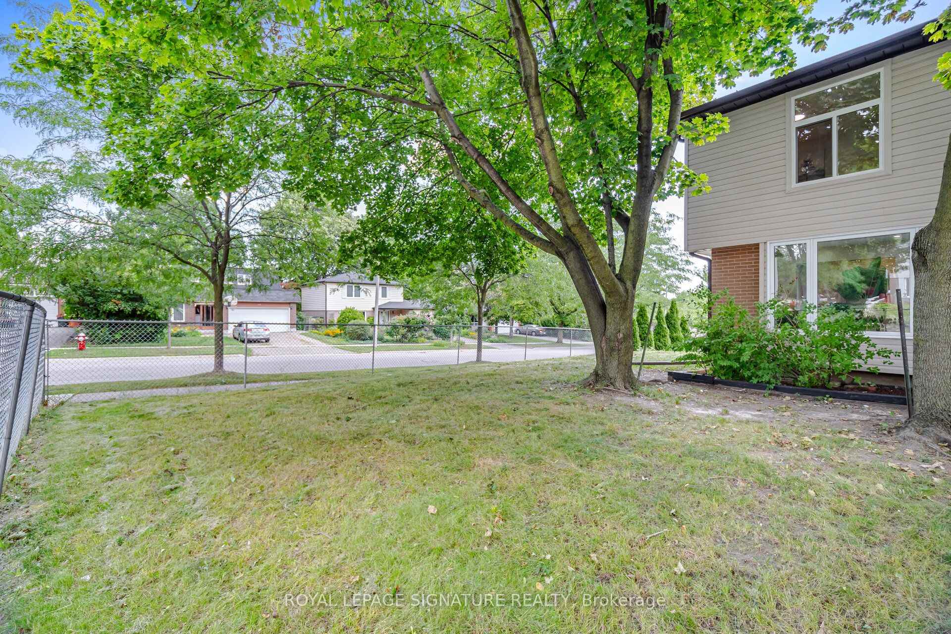 Photo 6 of 1345 Playford Road, Mississauga, Clarkson — HOMEH