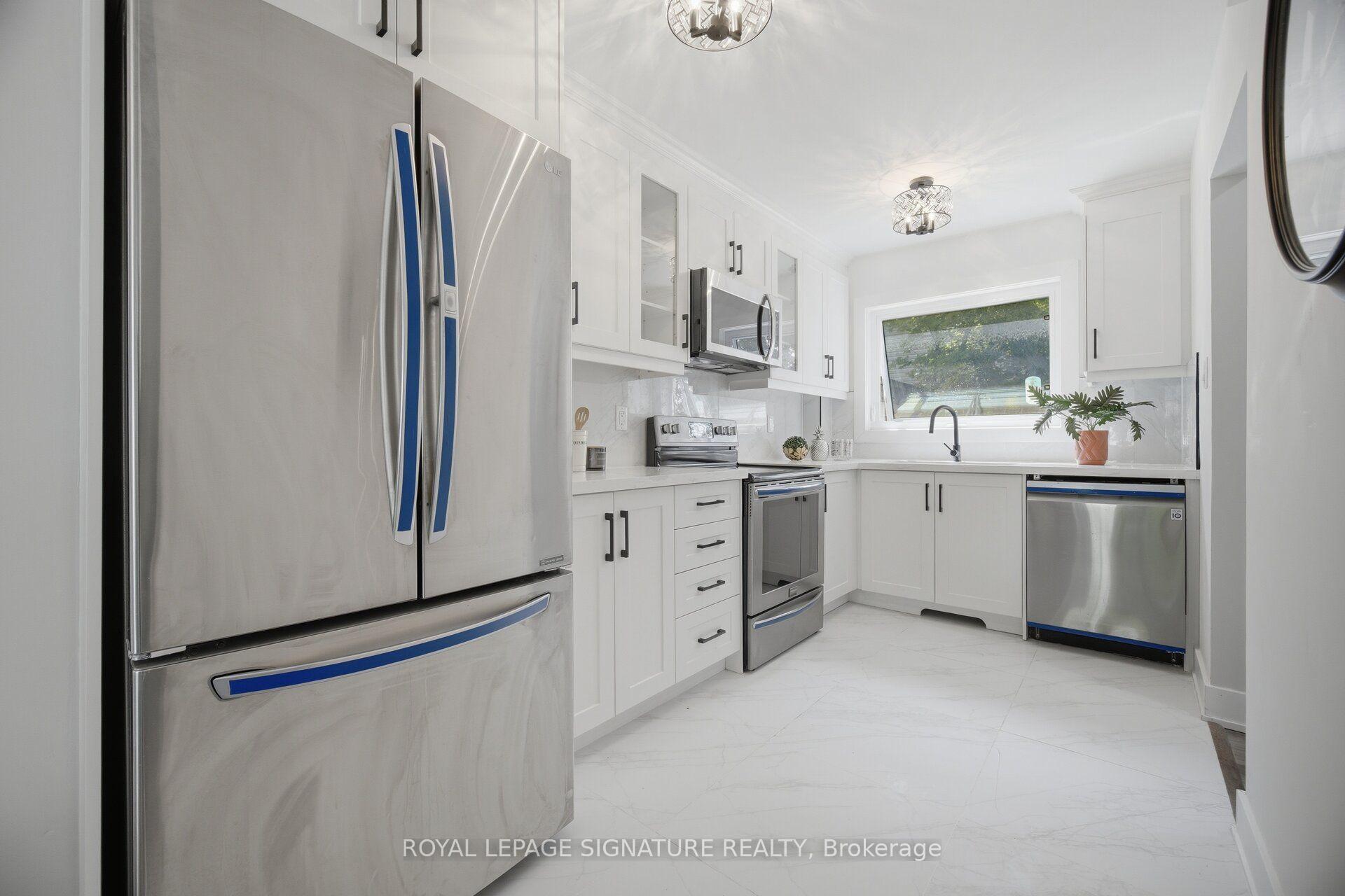 Photo 19 of 1345 Playford Road, Mississauga, Clarkson — HOMEH