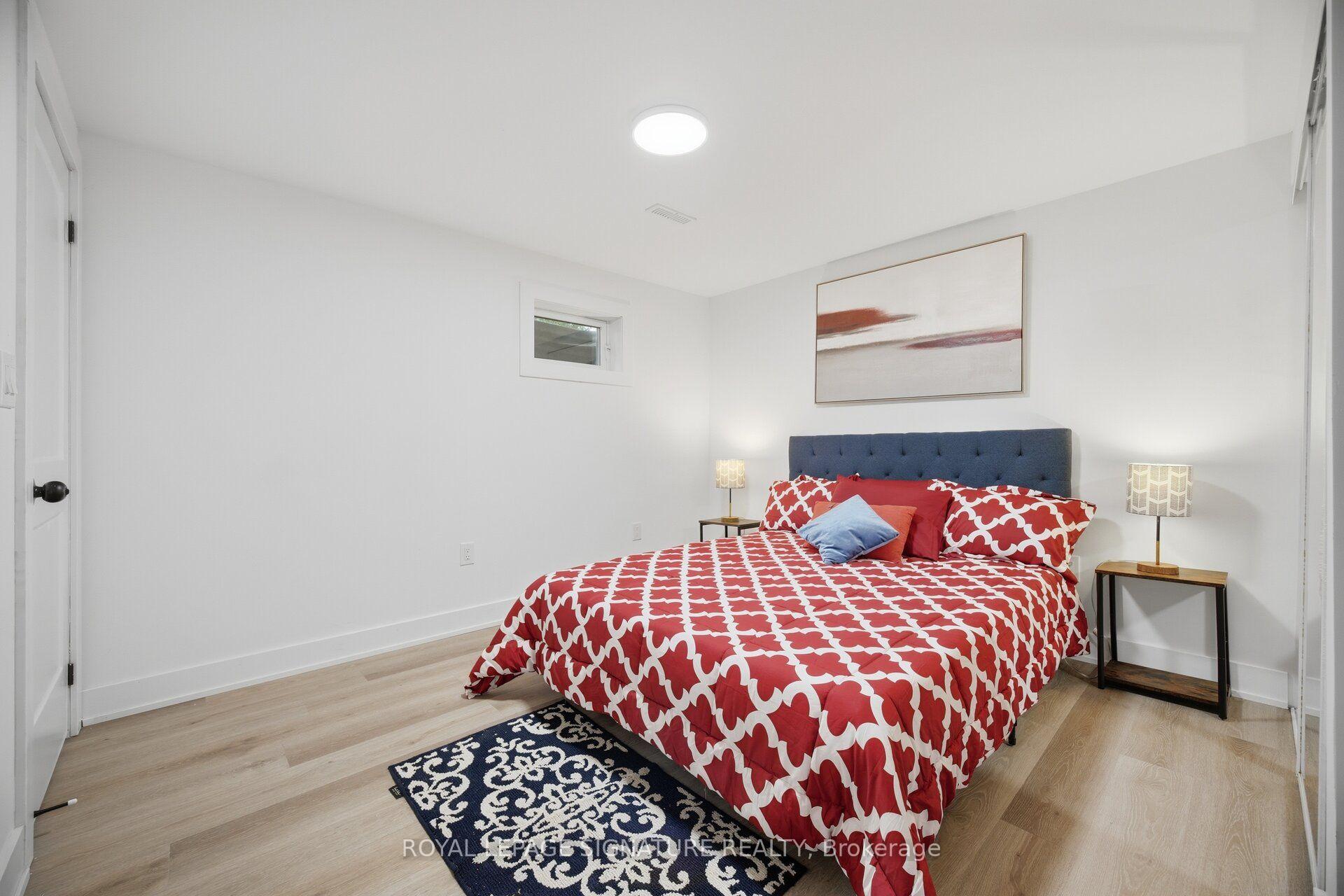 Photo 39 of 1345 Playford Road, Mississauga, Clarkson — HOMEH