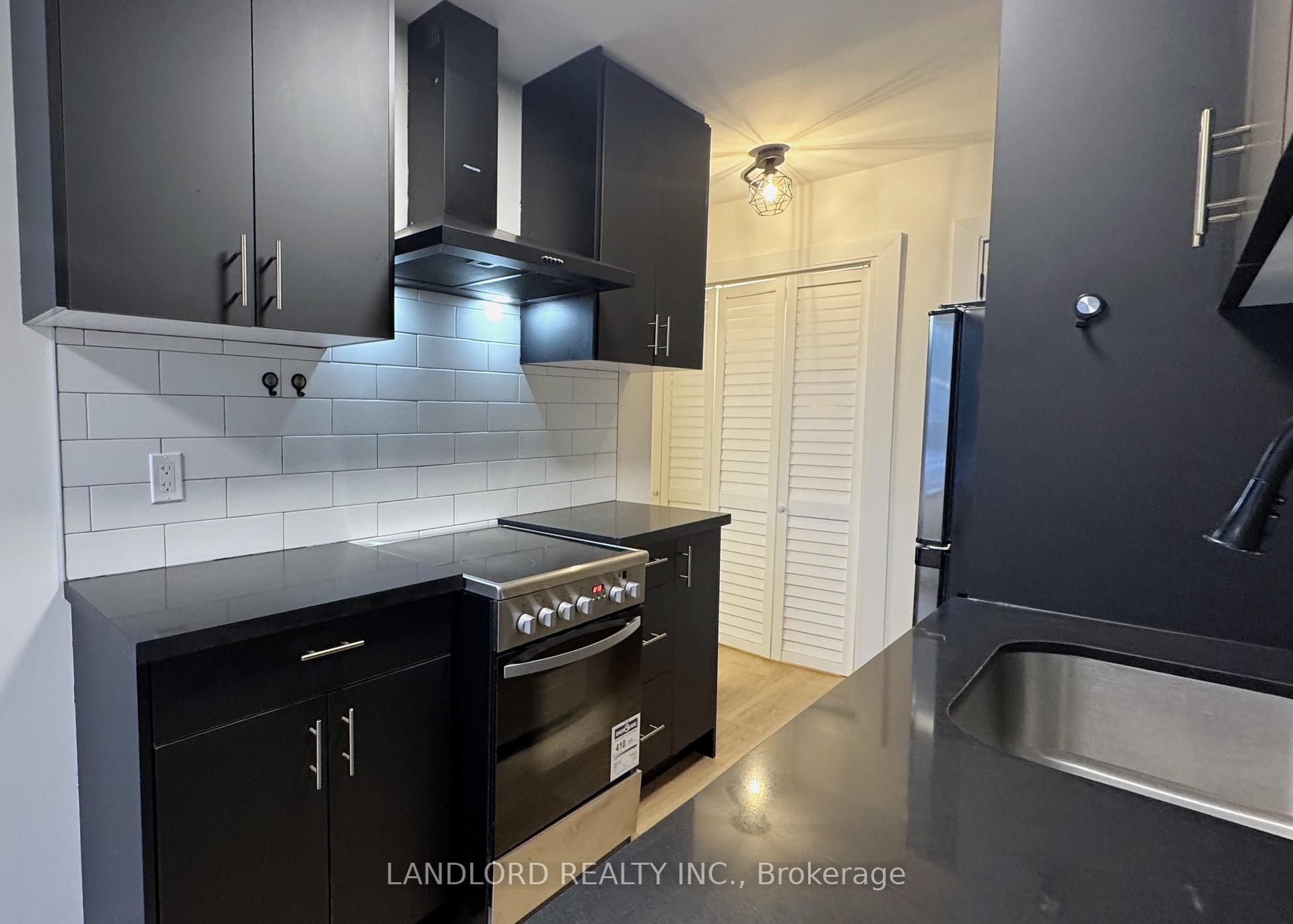 Photo 6 of Unit 301, 420 Eglinton Avenue E, Toronto, Mount Pleasant East — HOMEH