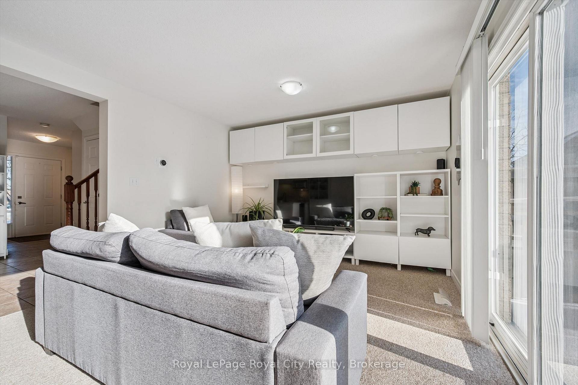 Photo 5 of Unit 6, 361 Arkell Road, Guelph, Pineridge/Westminster Woods — HOMEH