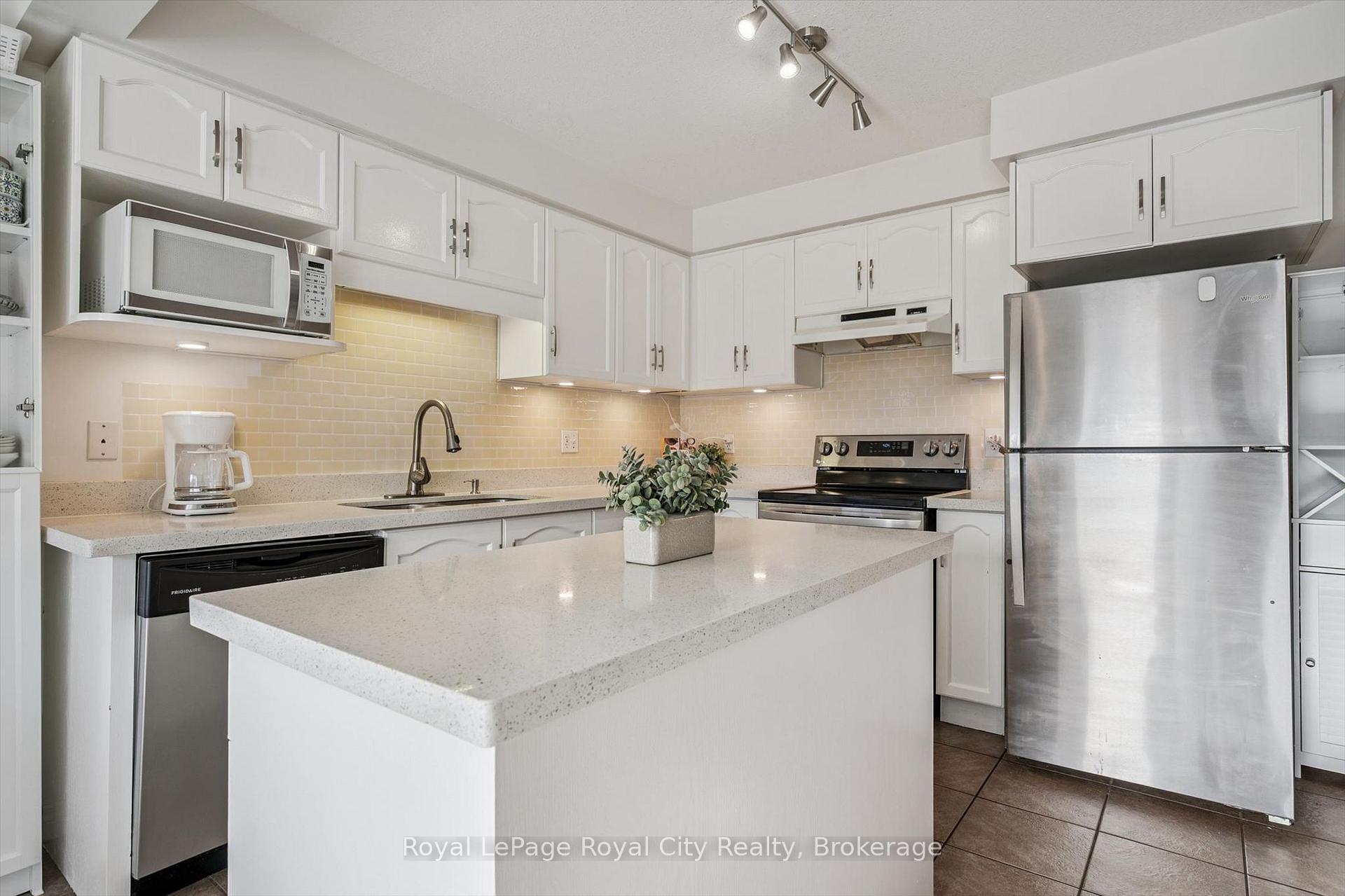 Photo 9 of Unit 6, 361 Arkell Road, Guelph, Pineridge/Westminster Woods — HOMEH