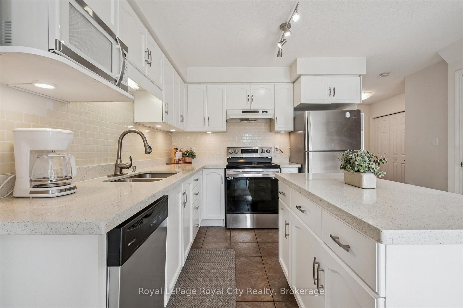 Photo 11 of Unit 6, 361 Arkell Road, Guelph, Pineridge/Westminster Woods — HOMEH