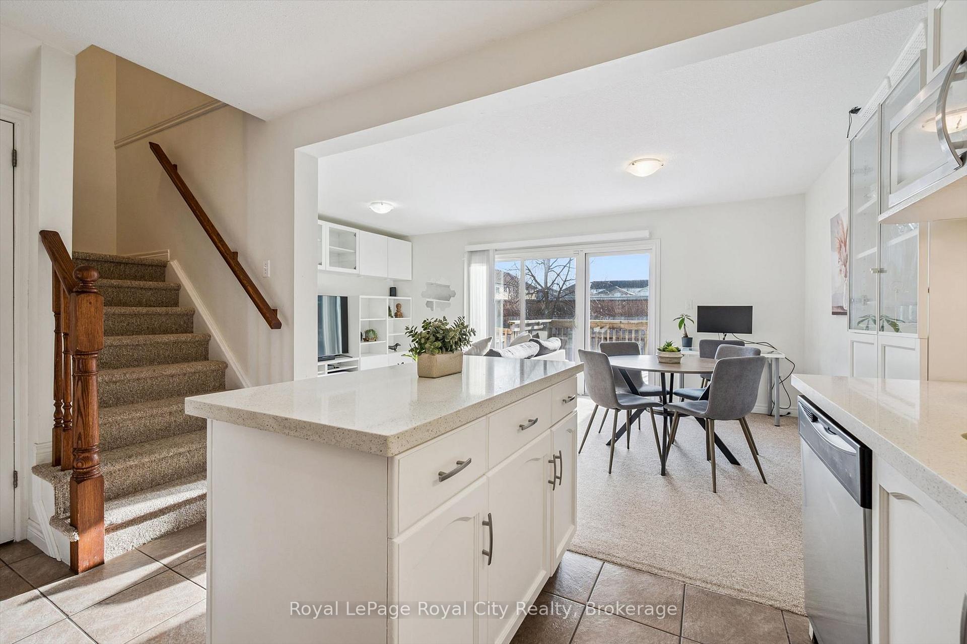 Photo 13 of Unit 6, 361 Arkell Road, Guelph, Pineridge/Westminster Woods — HOMEH