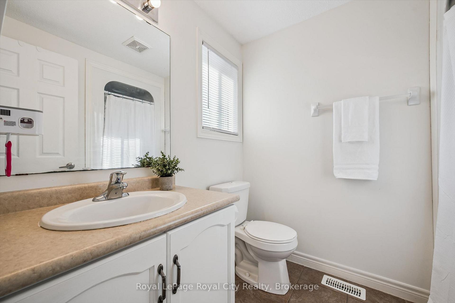 Photo 18 of Unit 6, 361 Arkell Road, Guelph, Pineridge/Westminster Woods — HOMEH