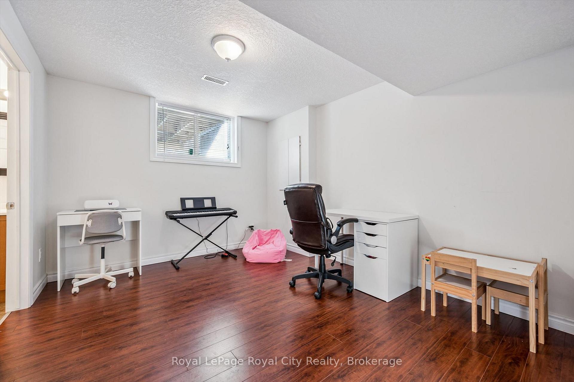 Photo 25 of Unit 6, 361 Arkell Road, Guelph, Pineridge/Westminster Woods — HOMEH