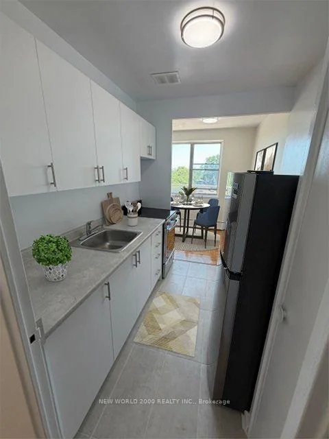 Photo 6 of Unit 604, 1220 Bayview Avenue, Toronto, Leaside — HOMEH