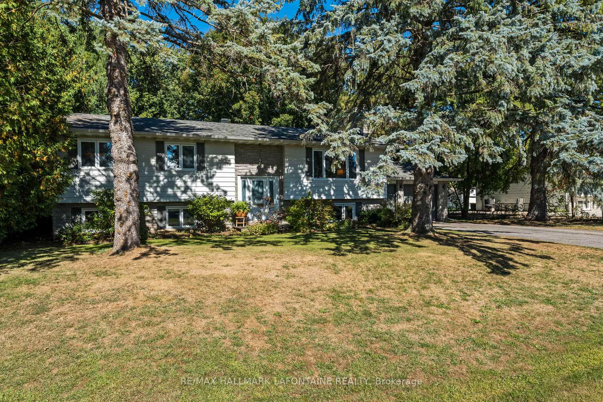 Photo 3 of 6941 Sunset Boulevard, Ottawa, Greely — HOMEH