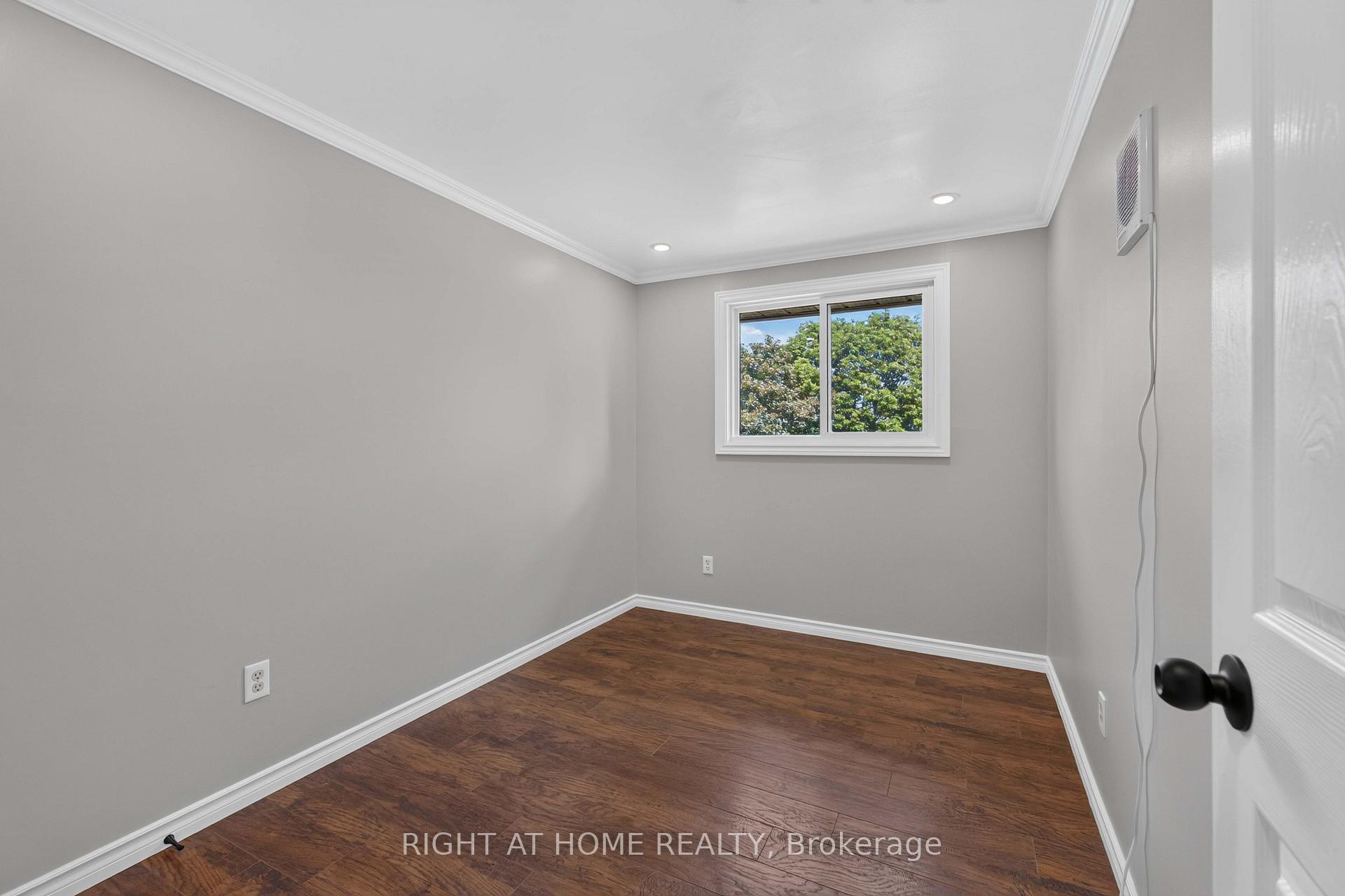 Photo 14 of Unit 3, 66 Summercrest Drive, Hamilton, Gershome — HOMEH