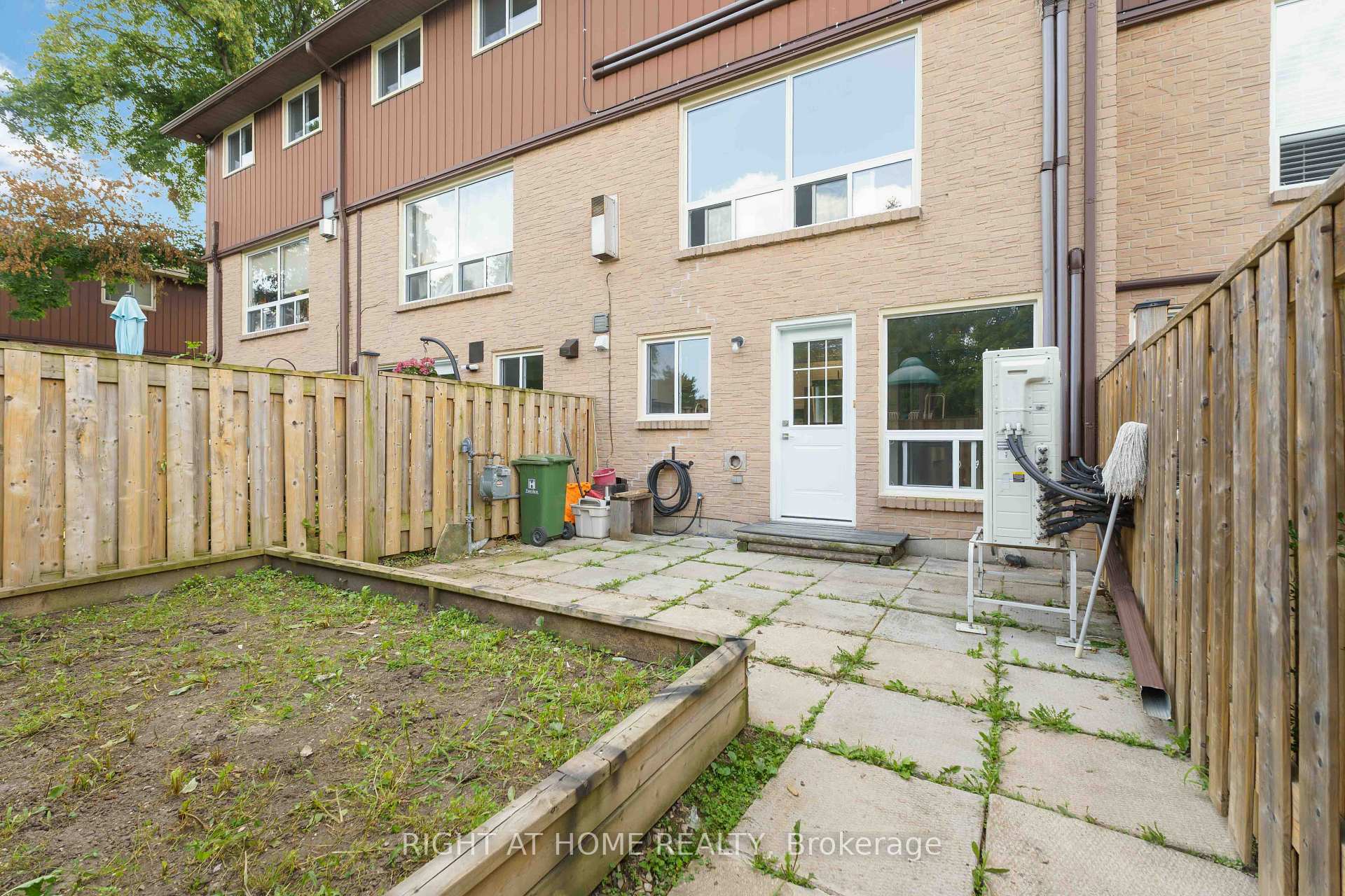 Photo 25 of Unit 3, 66 Summercrest Drive, Hamilton, Gershome — HOMEH