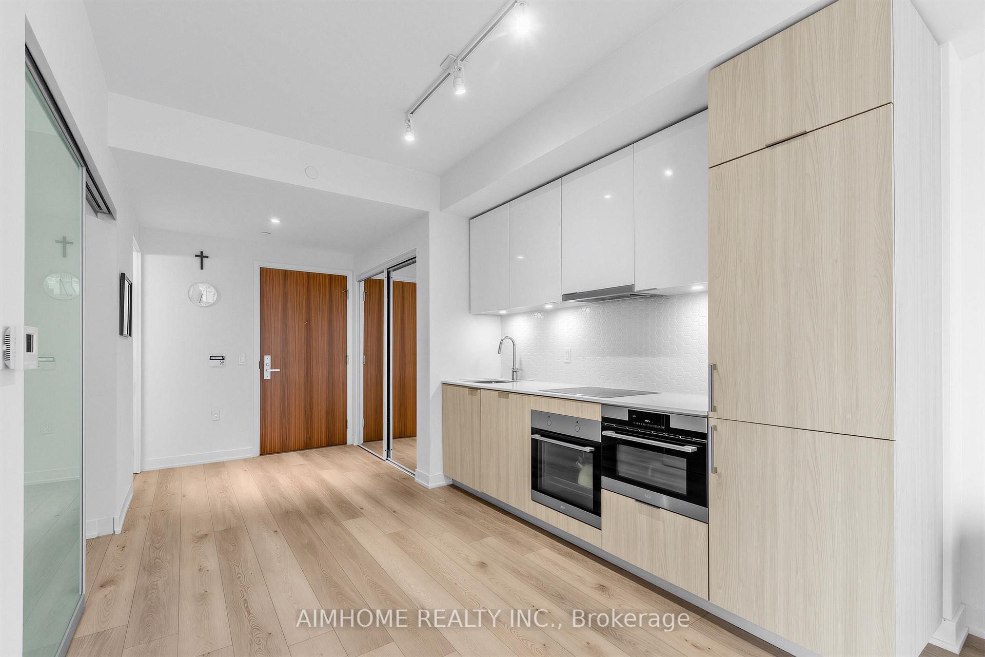 Photo 6 of Unit 409, 15 Queens Quay E, Toronto, Waterfront Communities — HOMEH