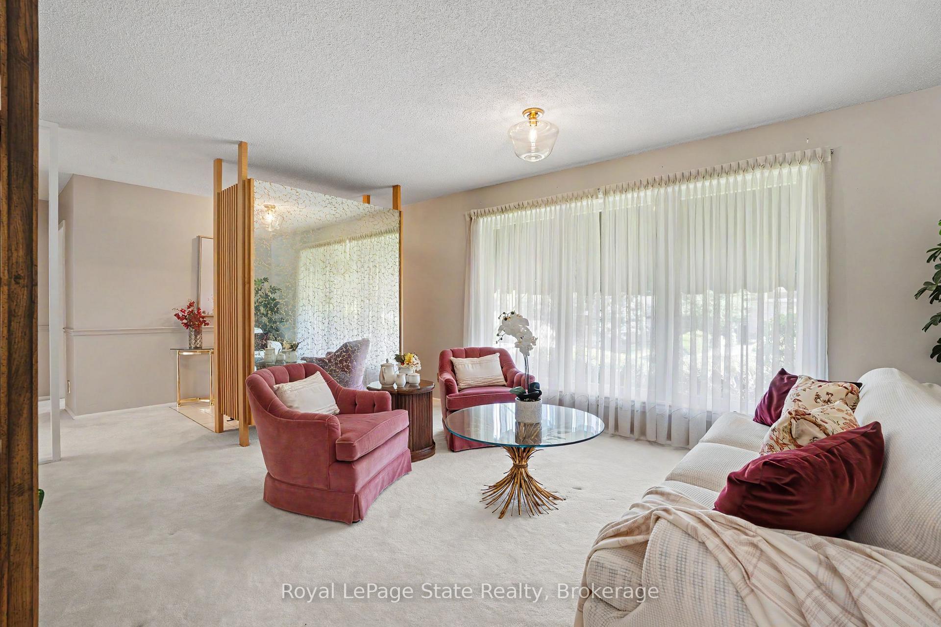 Photo 9 of 18 Battlefield Drive, Hamilton, Stoney Creek — HOMEH