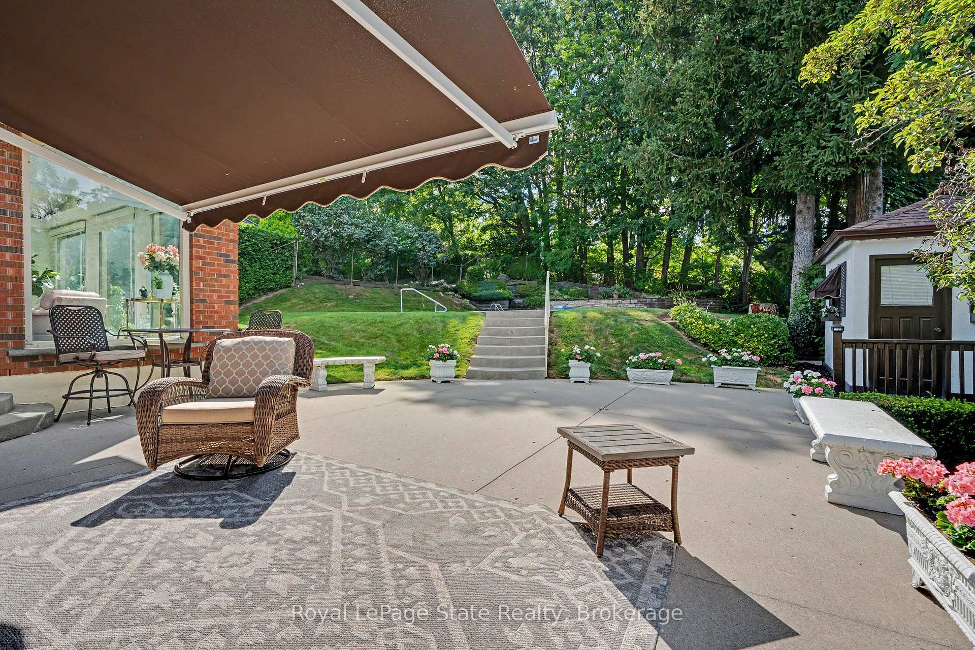Photo 33 of 18 Battlefield Drive, Hamilton, Stoney Creek — HOMEH