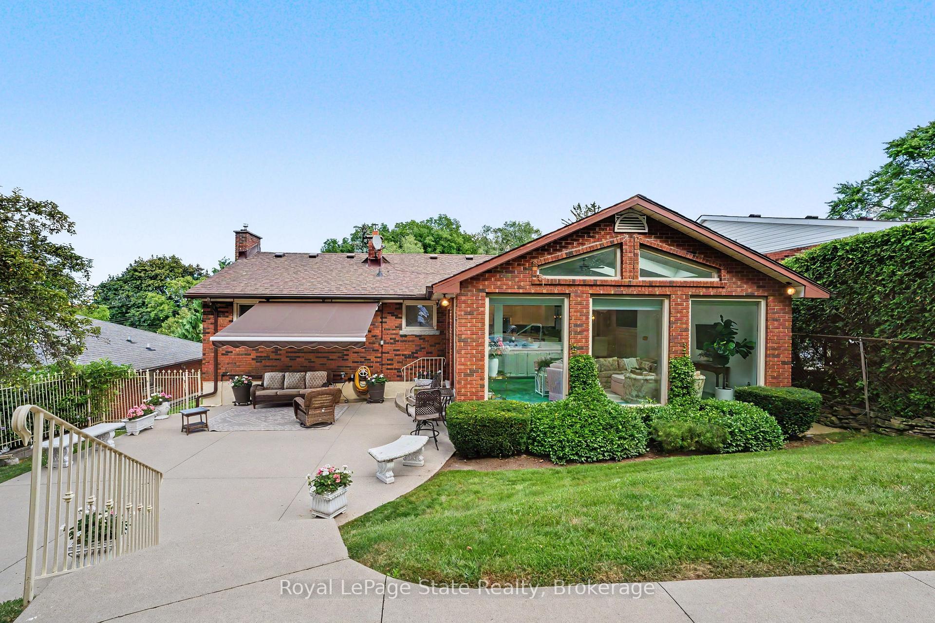 Photo 35 of 18 Battlefield Drive, Hamilton, Stoney Creek — HOMEH